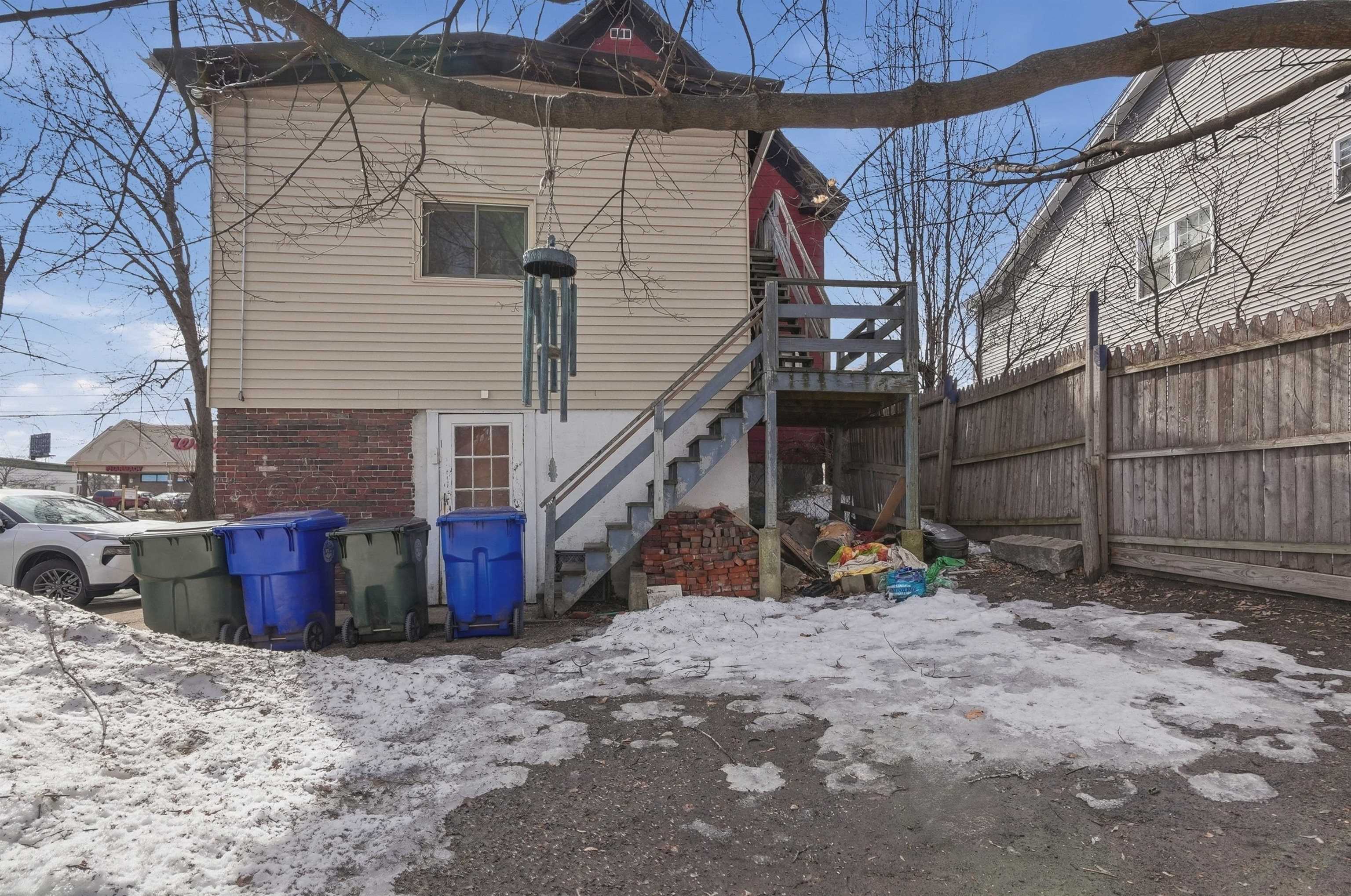 41 Varney St, Manchester, NH 03103