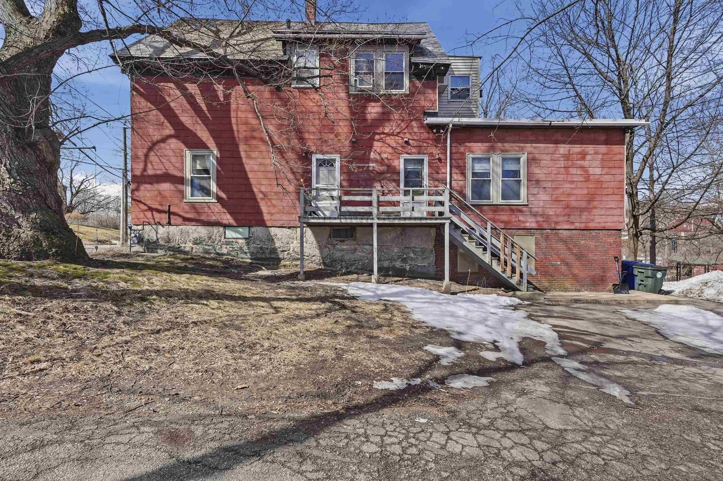 41 Varney St, Manchester, NH 03103