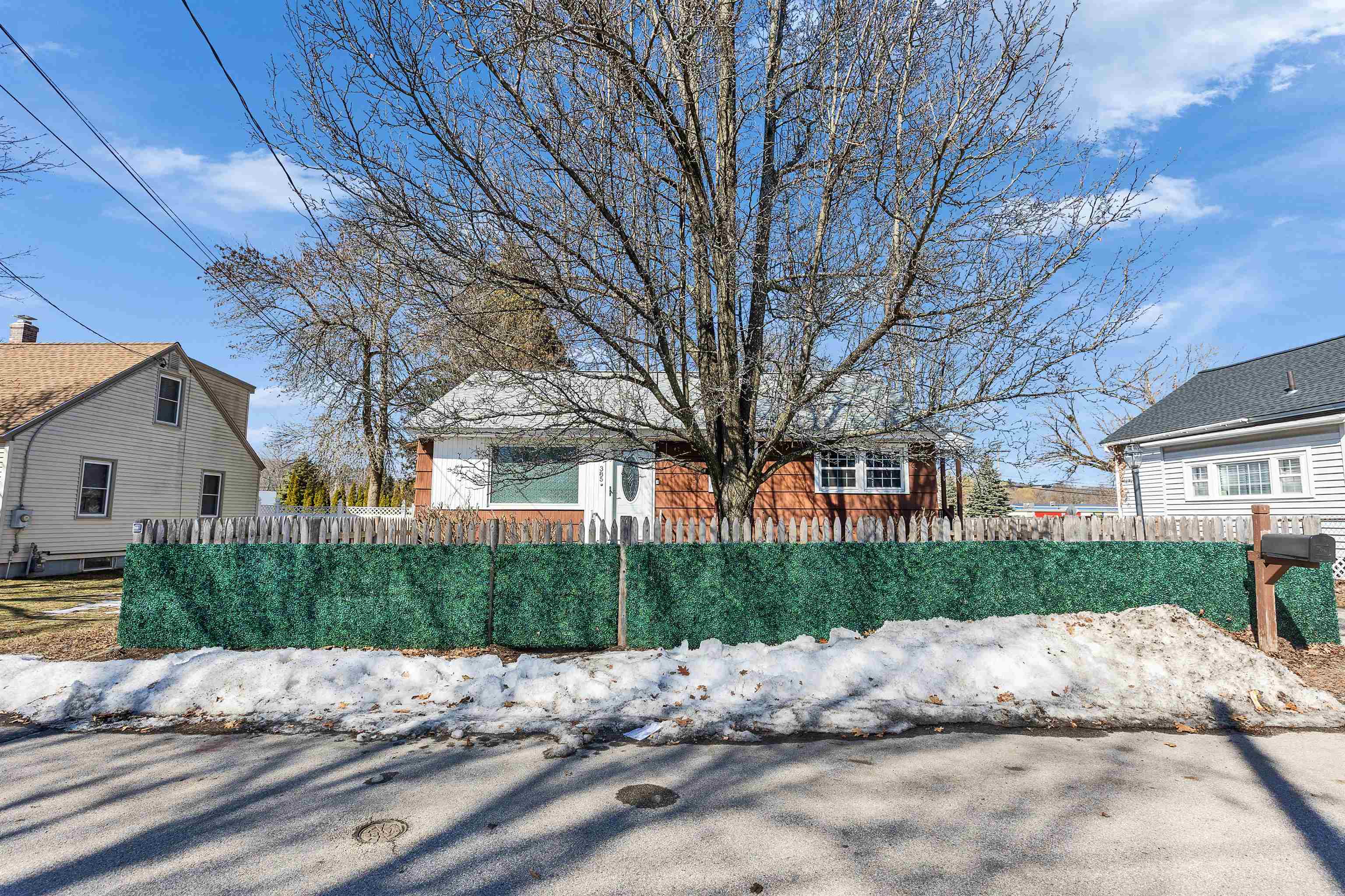 385 Hill St, Manchester, NH 03102