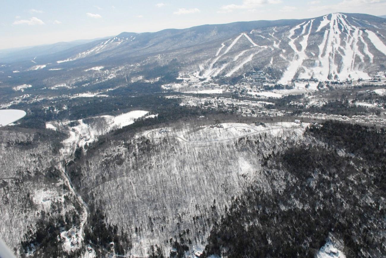 16 Overlook Dr, Dover, VT 05356