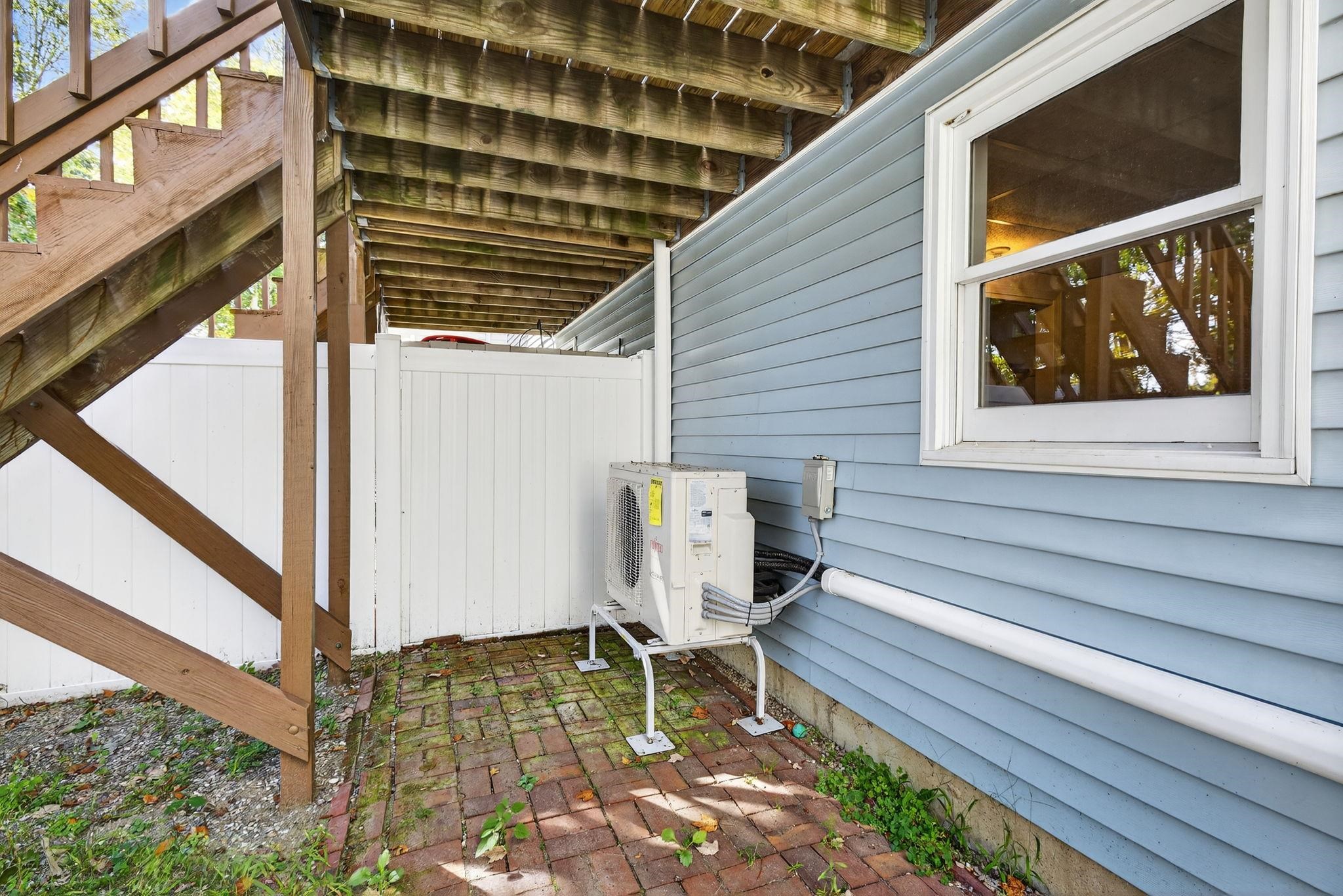 620 Hackett Hill Rd, Manchester, NH 03102