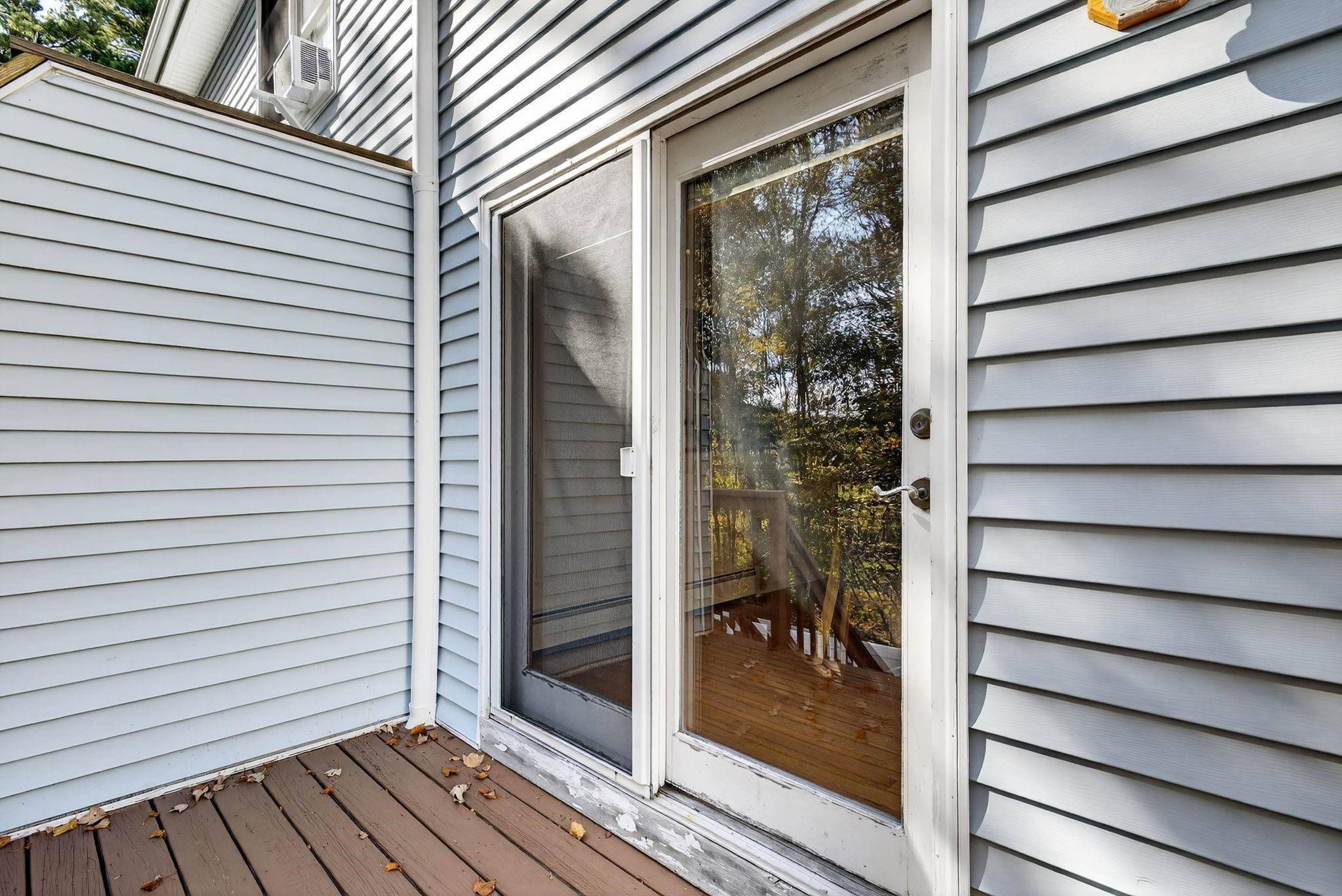 620 Hackett Hill Rd, Manchester, NH 03102