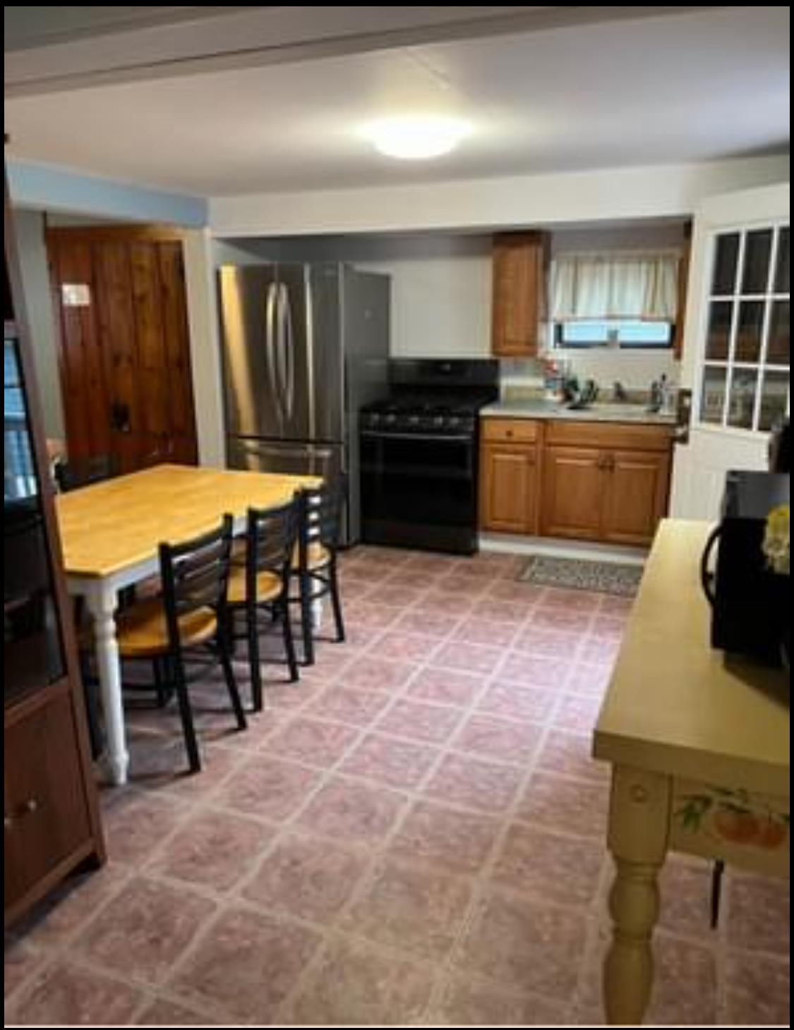 7 Dover Ave, Hampton, NH 01830-3031