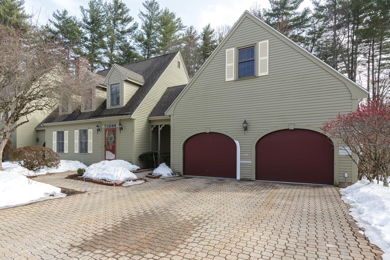 6 Concord Dr, Atkinson, NH 03811