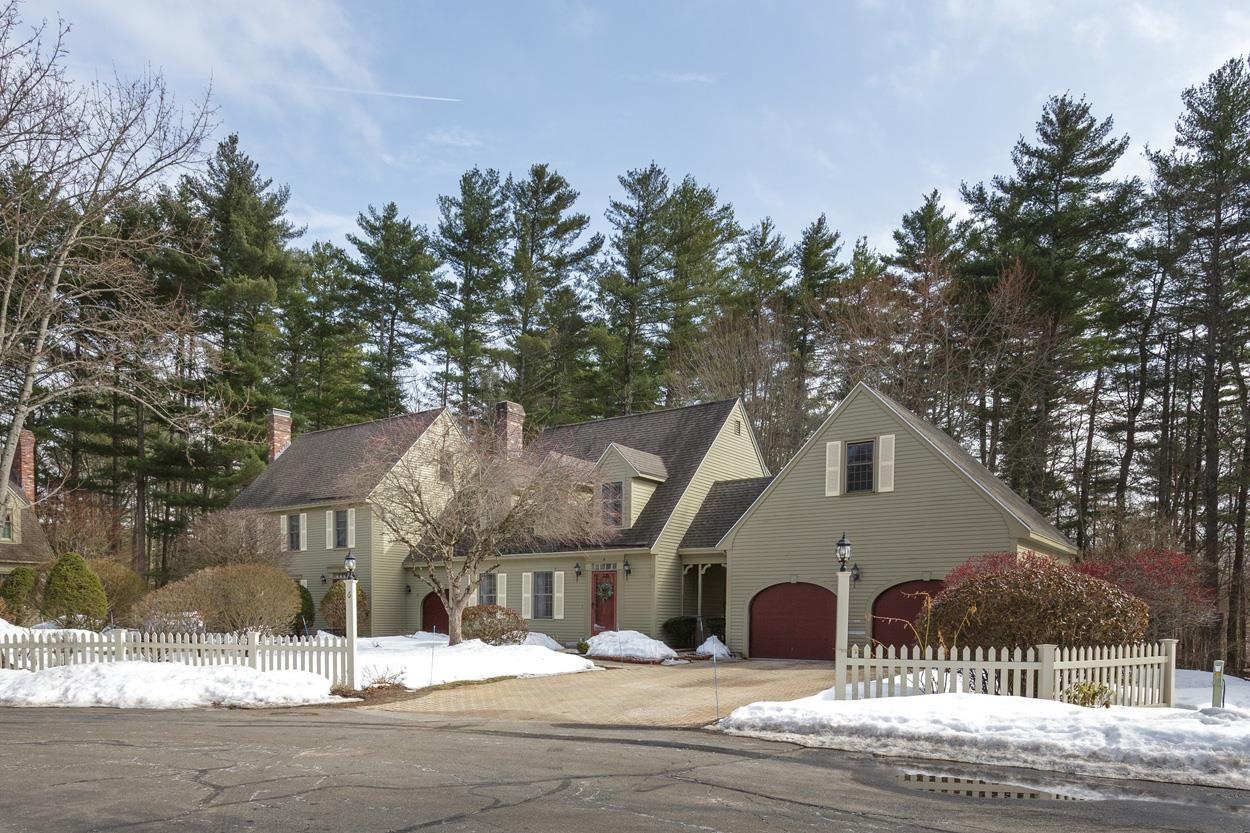 6 Concord Dr, Atkinson, NH 03811