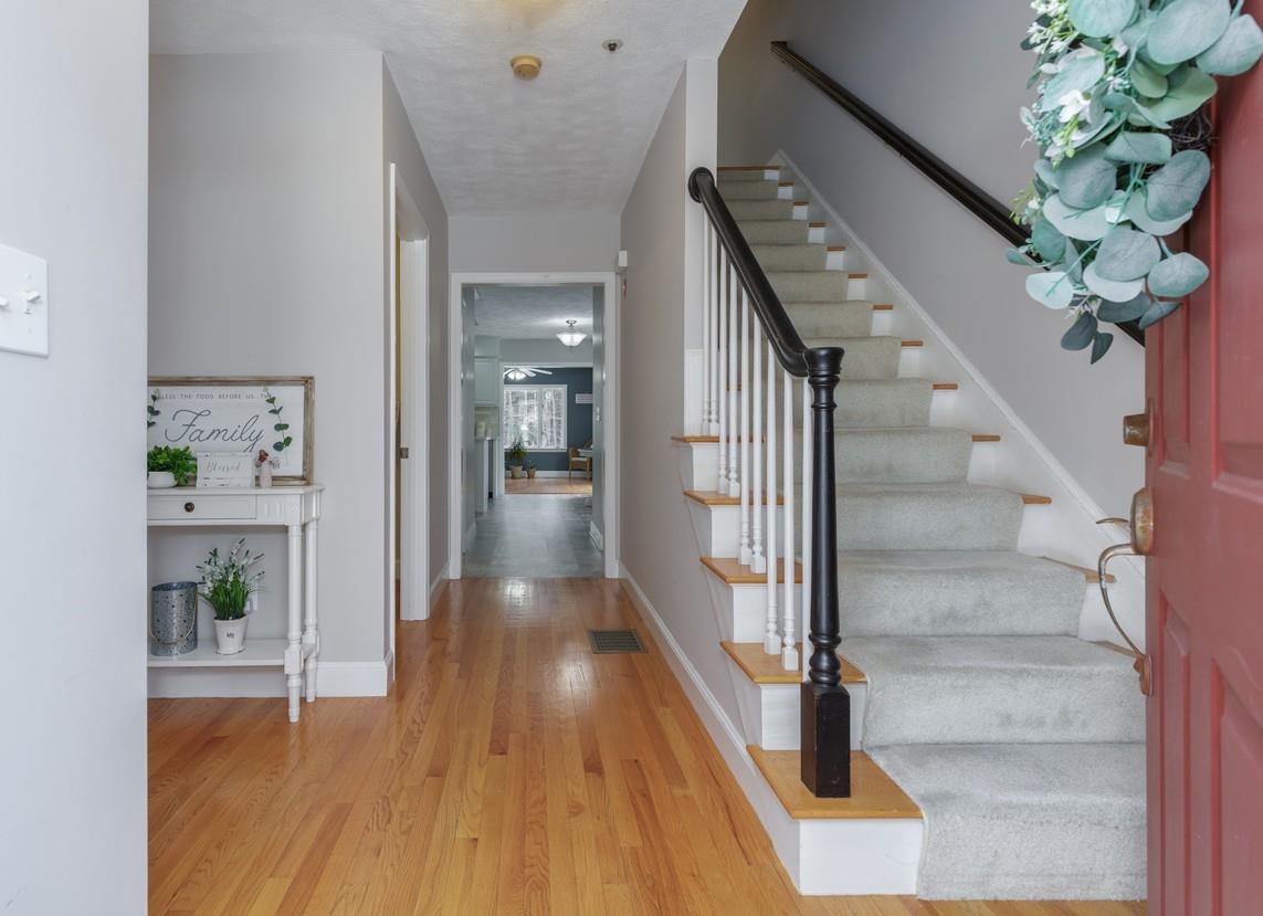 6 Concord Dr, Atkinson, NH 03811