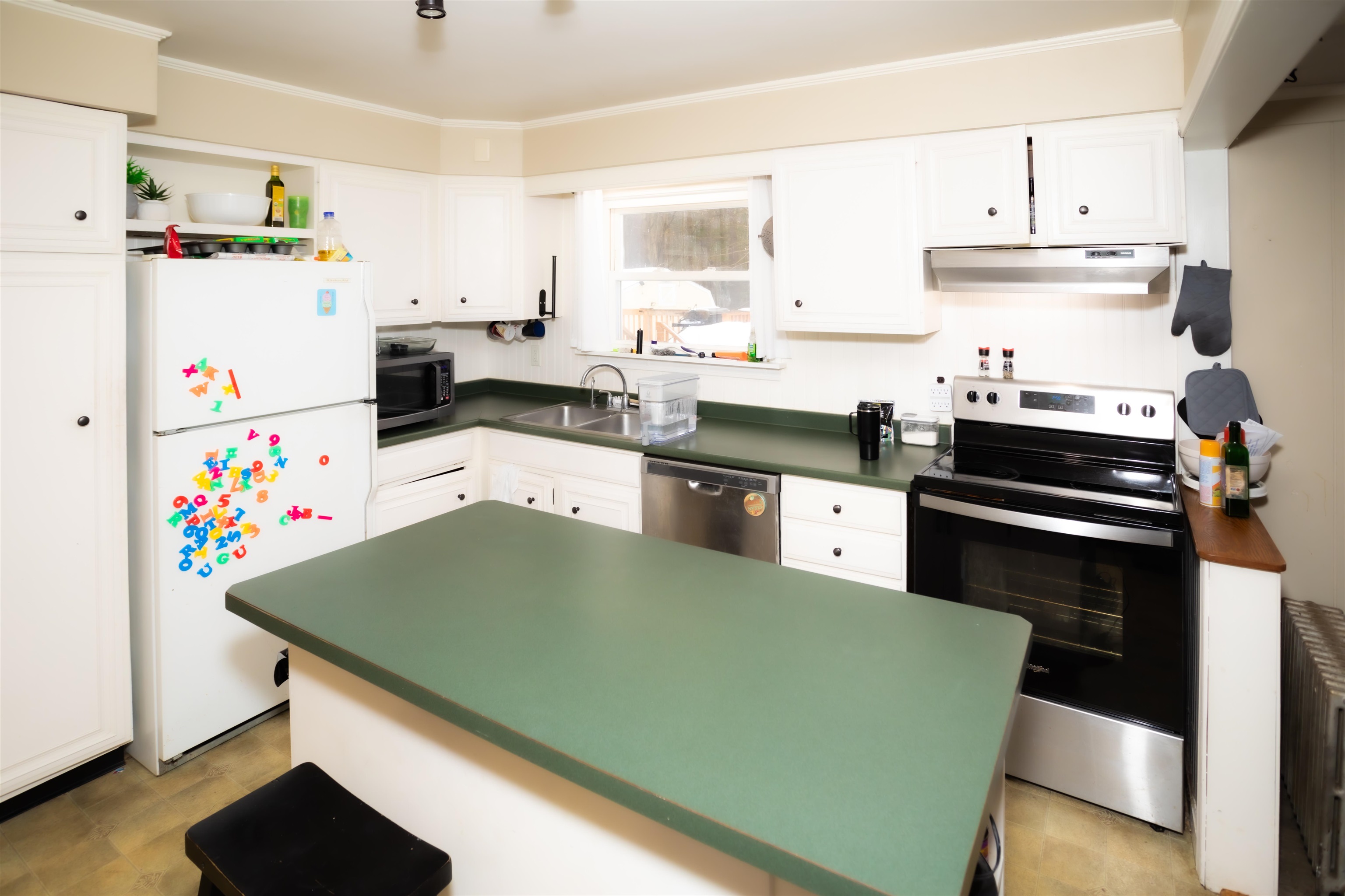 99 Back River Rd, Dover, NH 03820