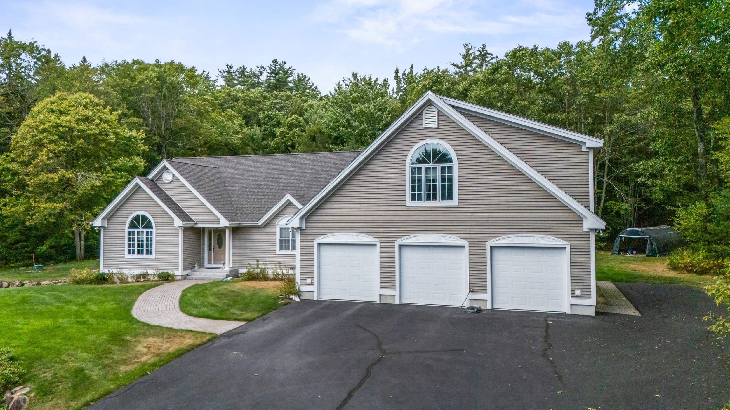 179 Benjamin Wentworth Dr, Tamworth, NH 03886