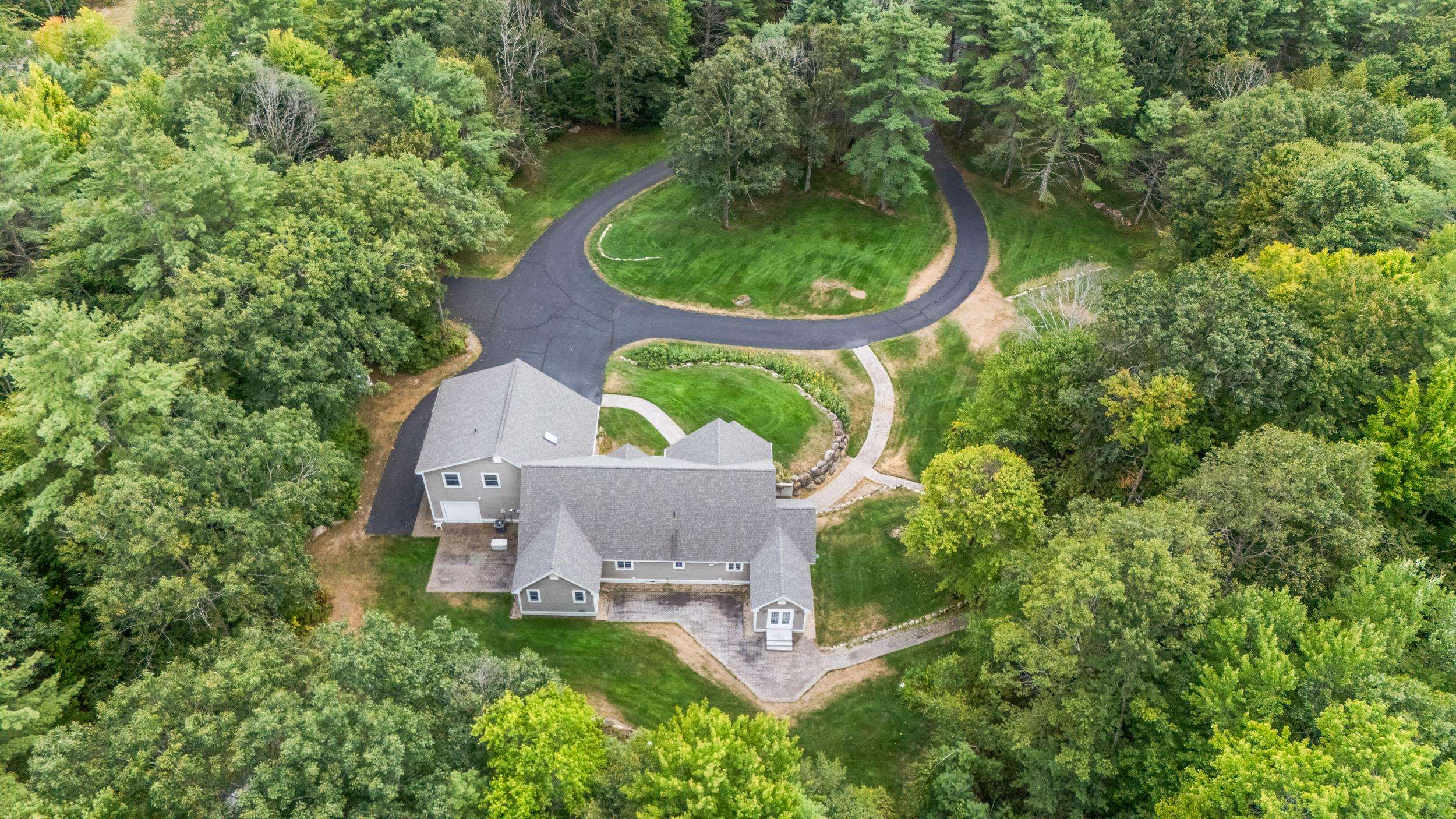 179 Benjamin Wentworth Dr, Tamworth, NH 03886