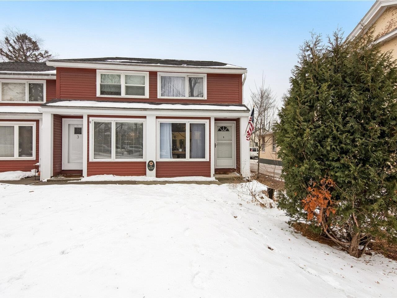 297 College Street 4C