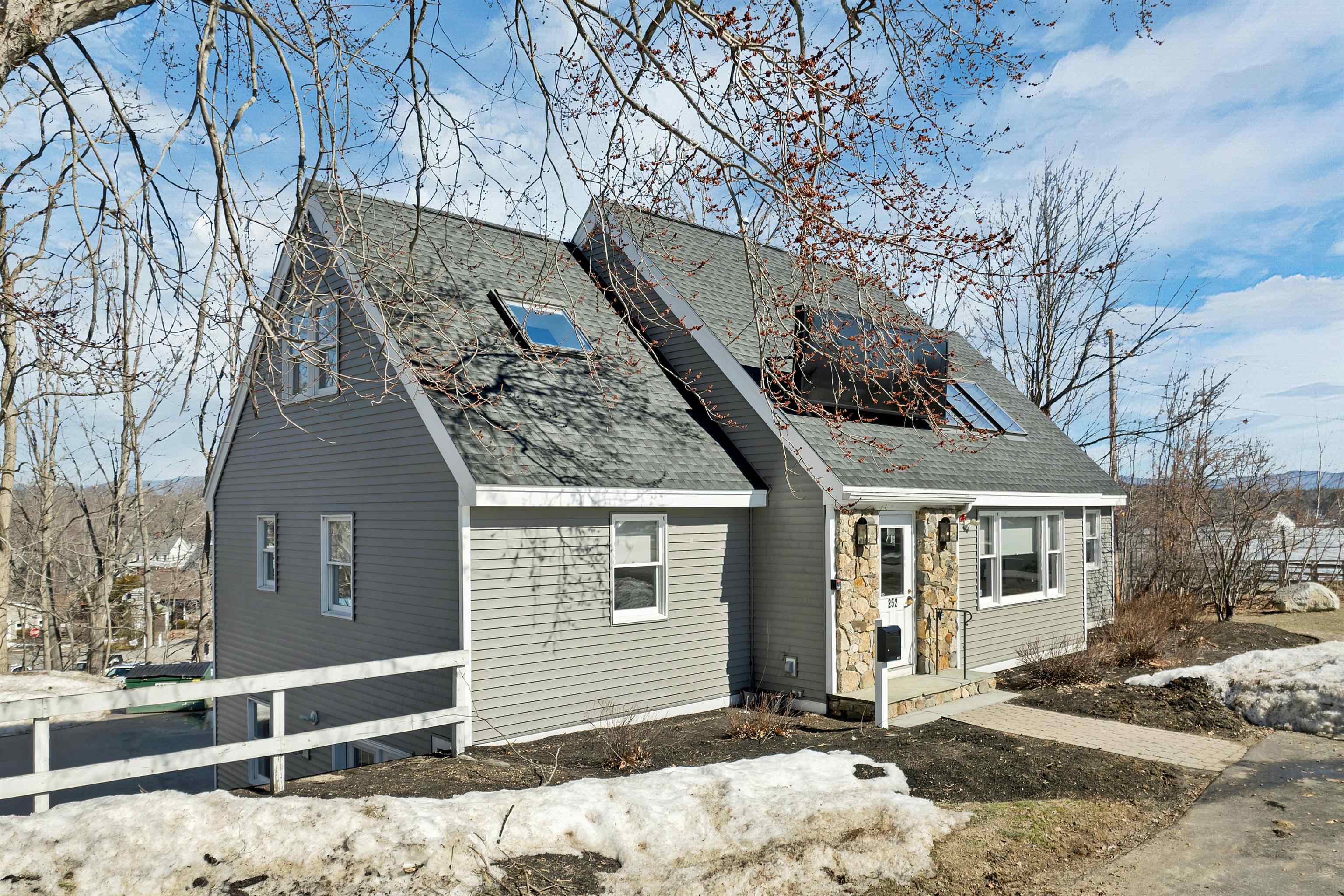 252 Daniel Webster Hw, Meredith, NH 03253