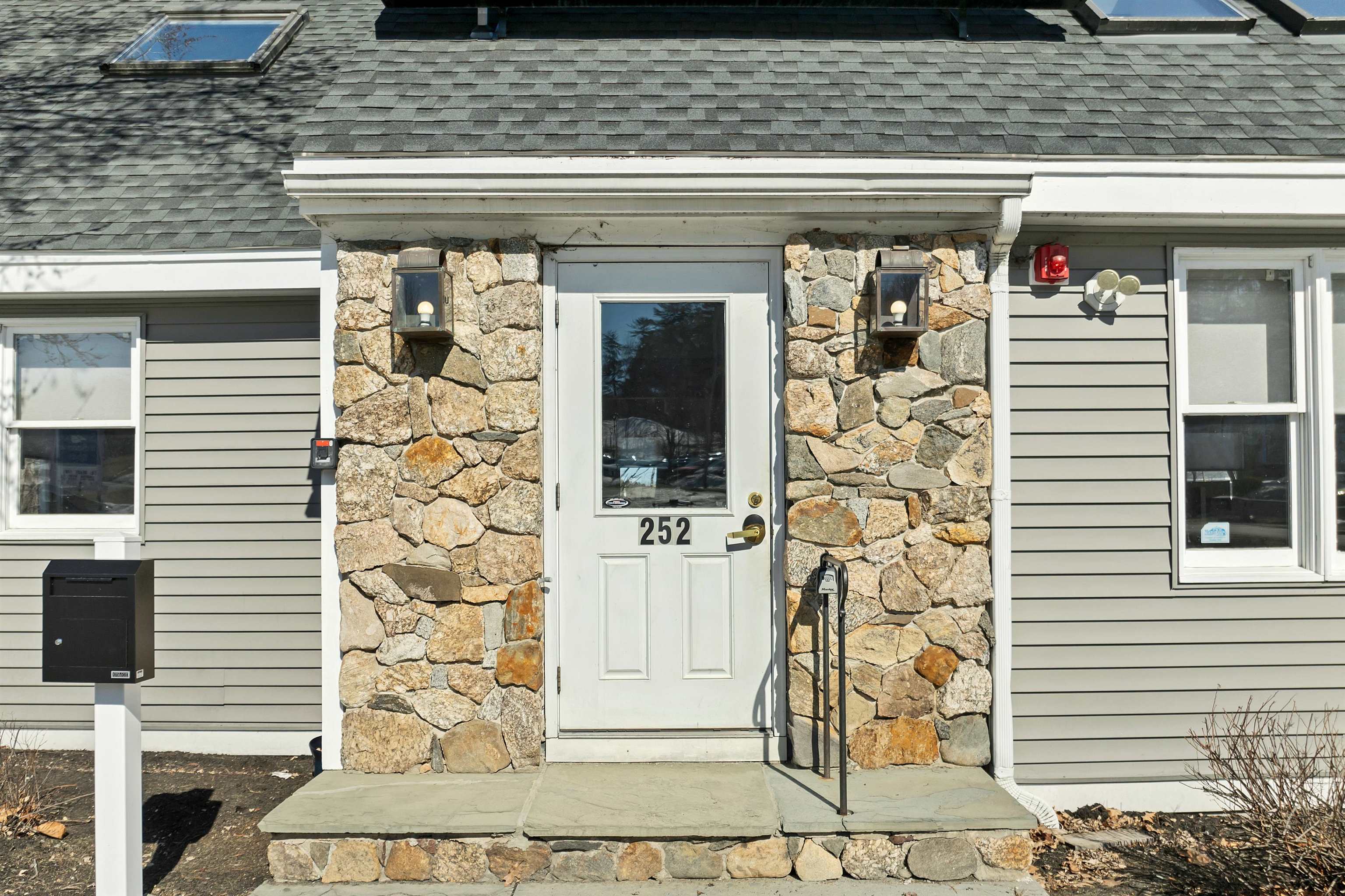 252 Daniel Webster Hw, Meredith, NH 03253