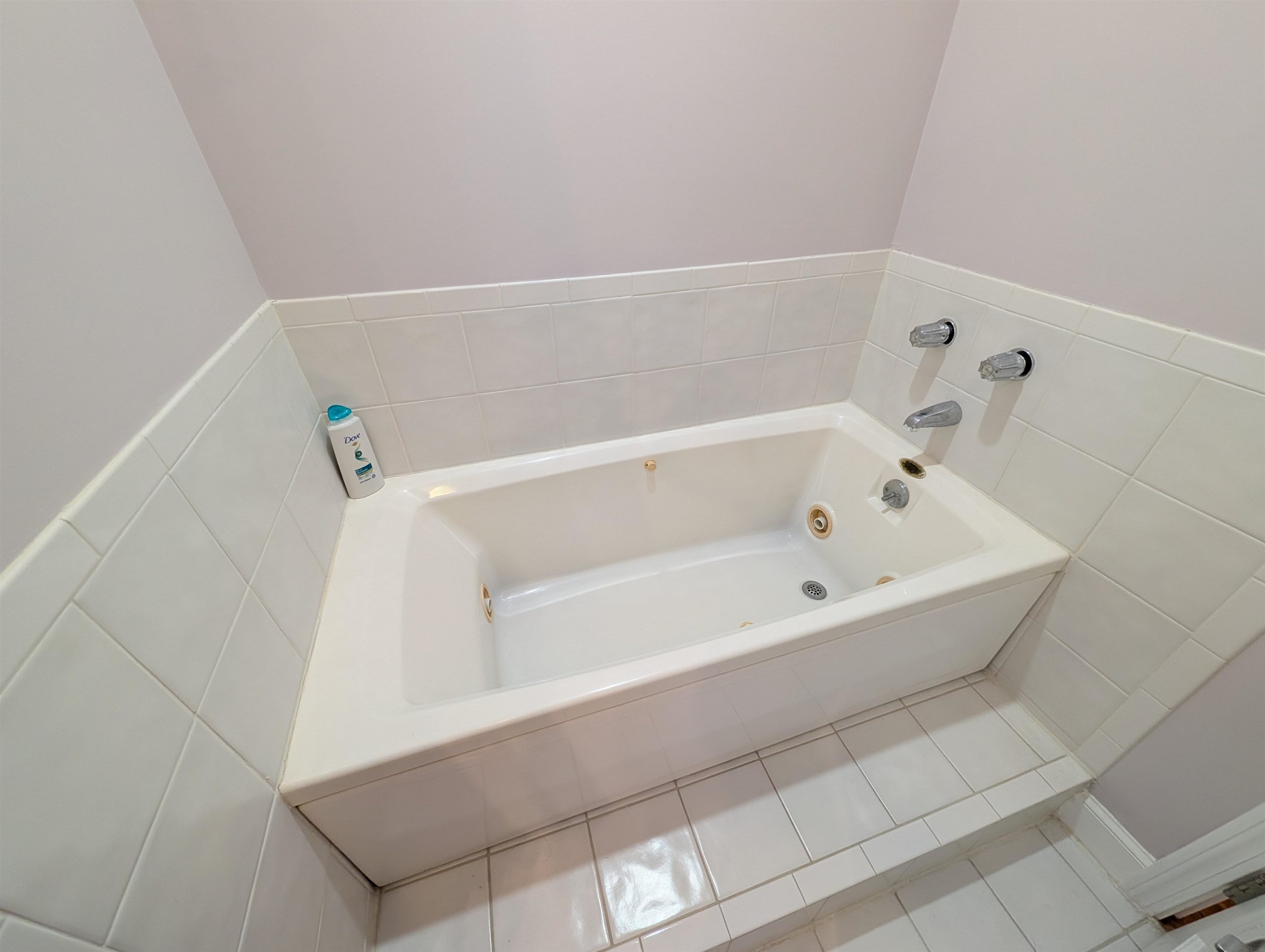 29 Lexington Rd, Atkinson, NH 03811