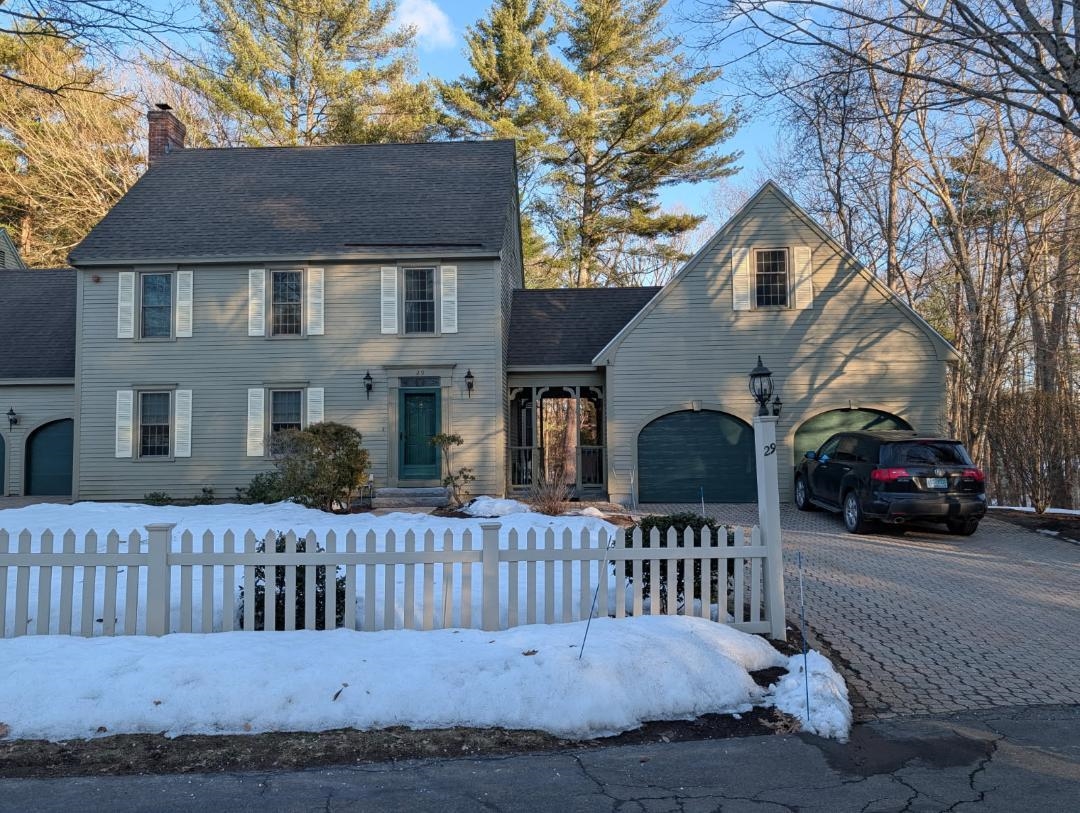 29 Lexington Dr, Atkinson, NH 03811