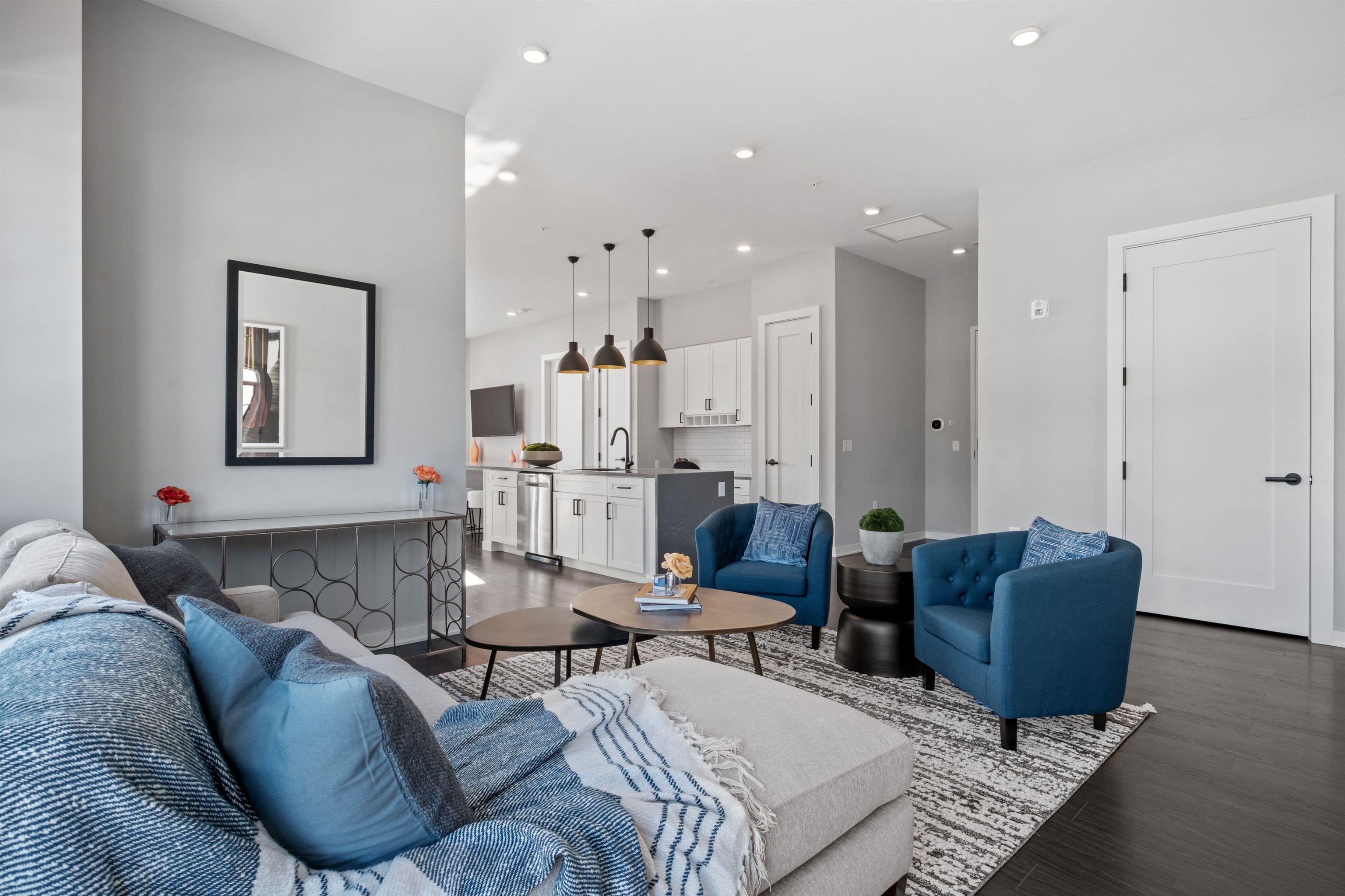 51 Elm Street — photo 1