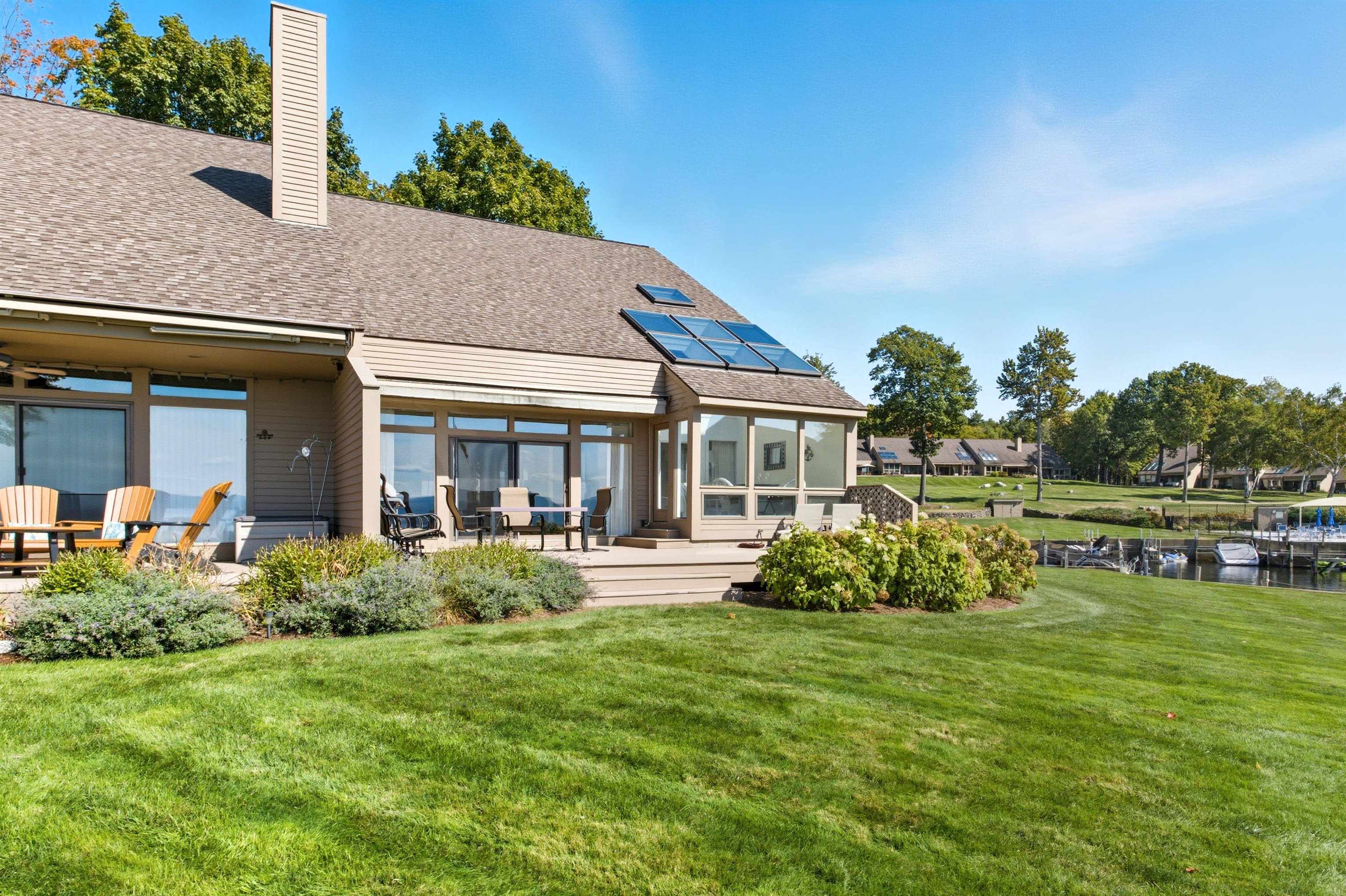 9 Starboard Ln, Moultonborough, NH 03254