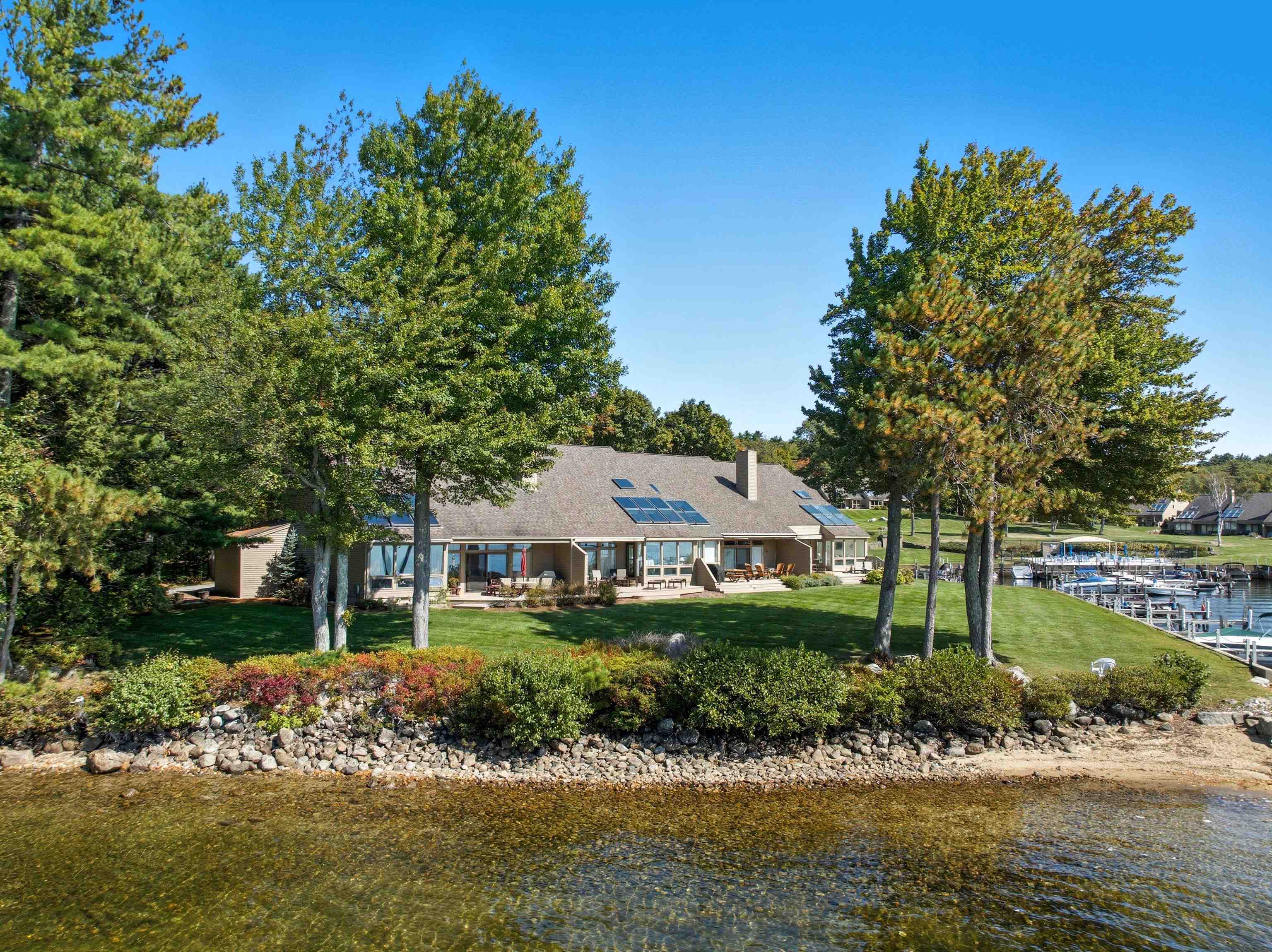 9 Starboard Ln, Moultonborough, NH 03254