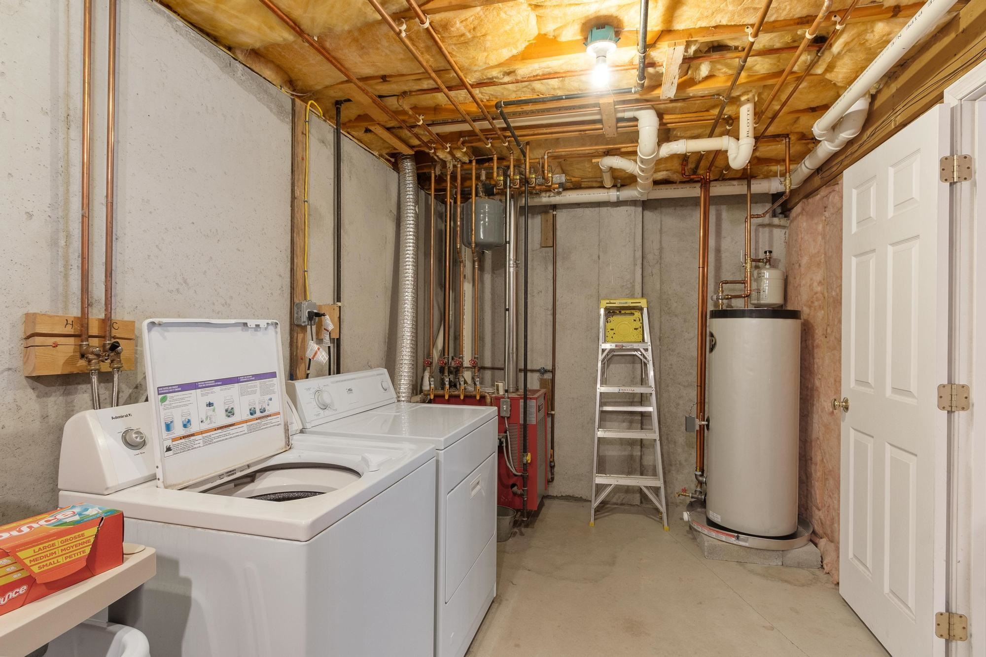 35 Collins Landing Rd, Weare, NH 03281