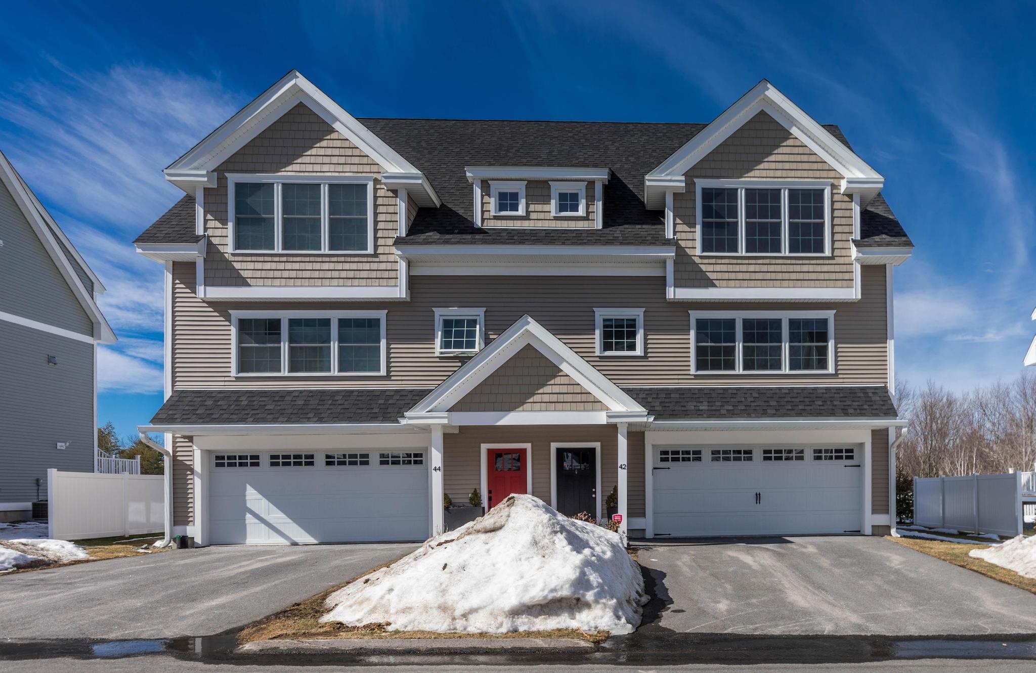 42 Green Rd, Newmarket, NH 03857