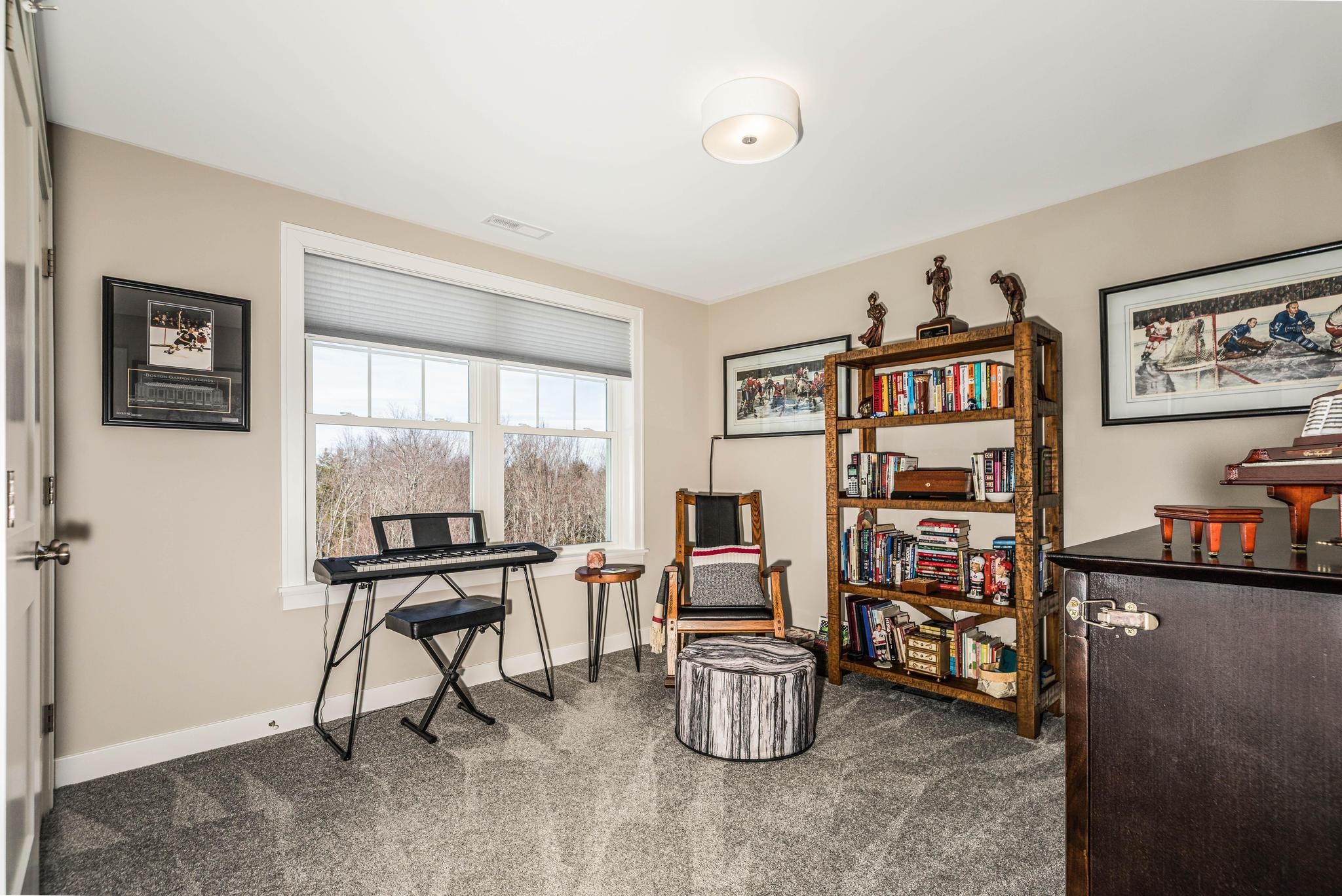 42 Green Rd, Newmarket, NH 03857