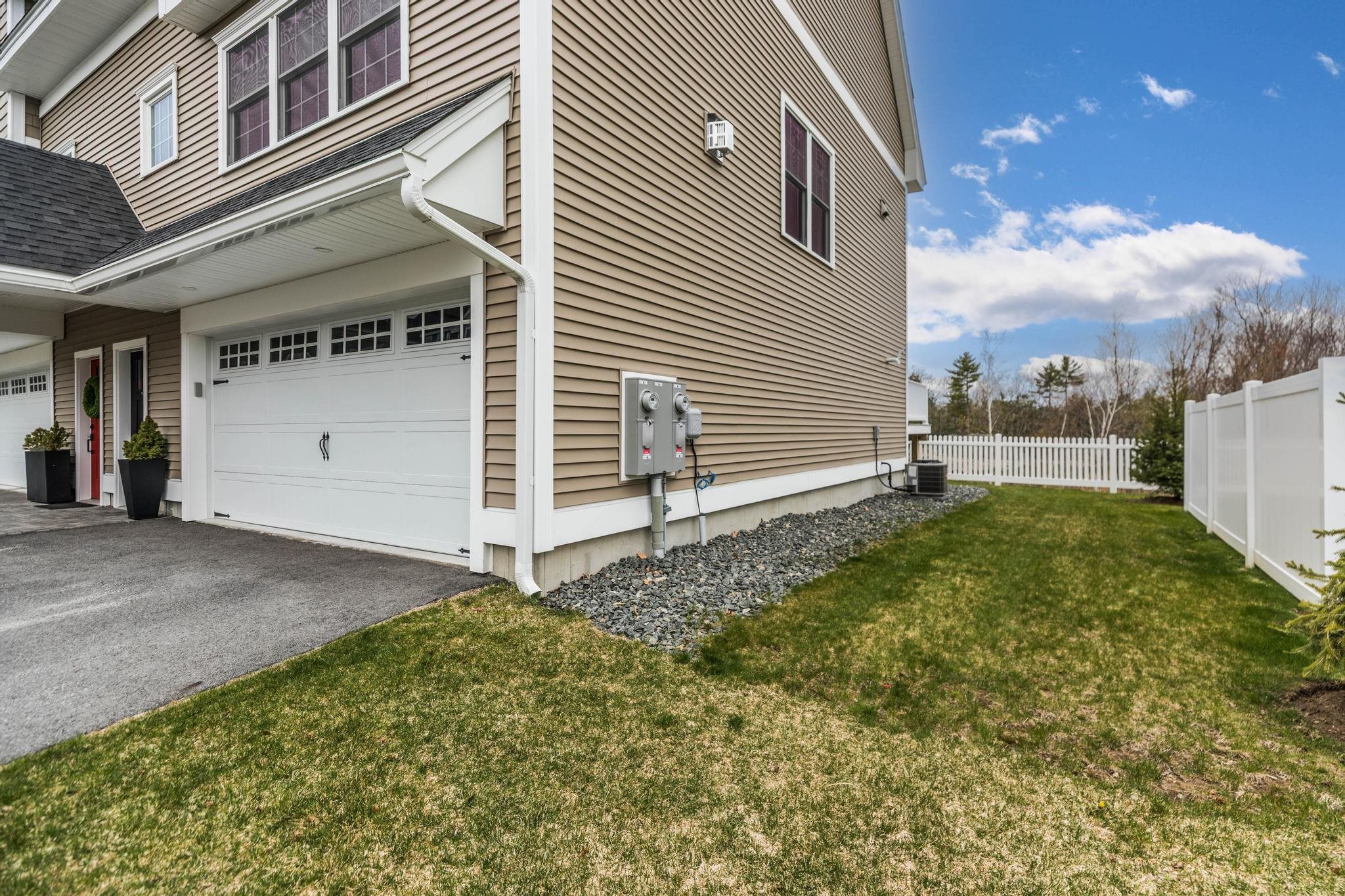 42 Green Rd, Newmarket, NH 03857