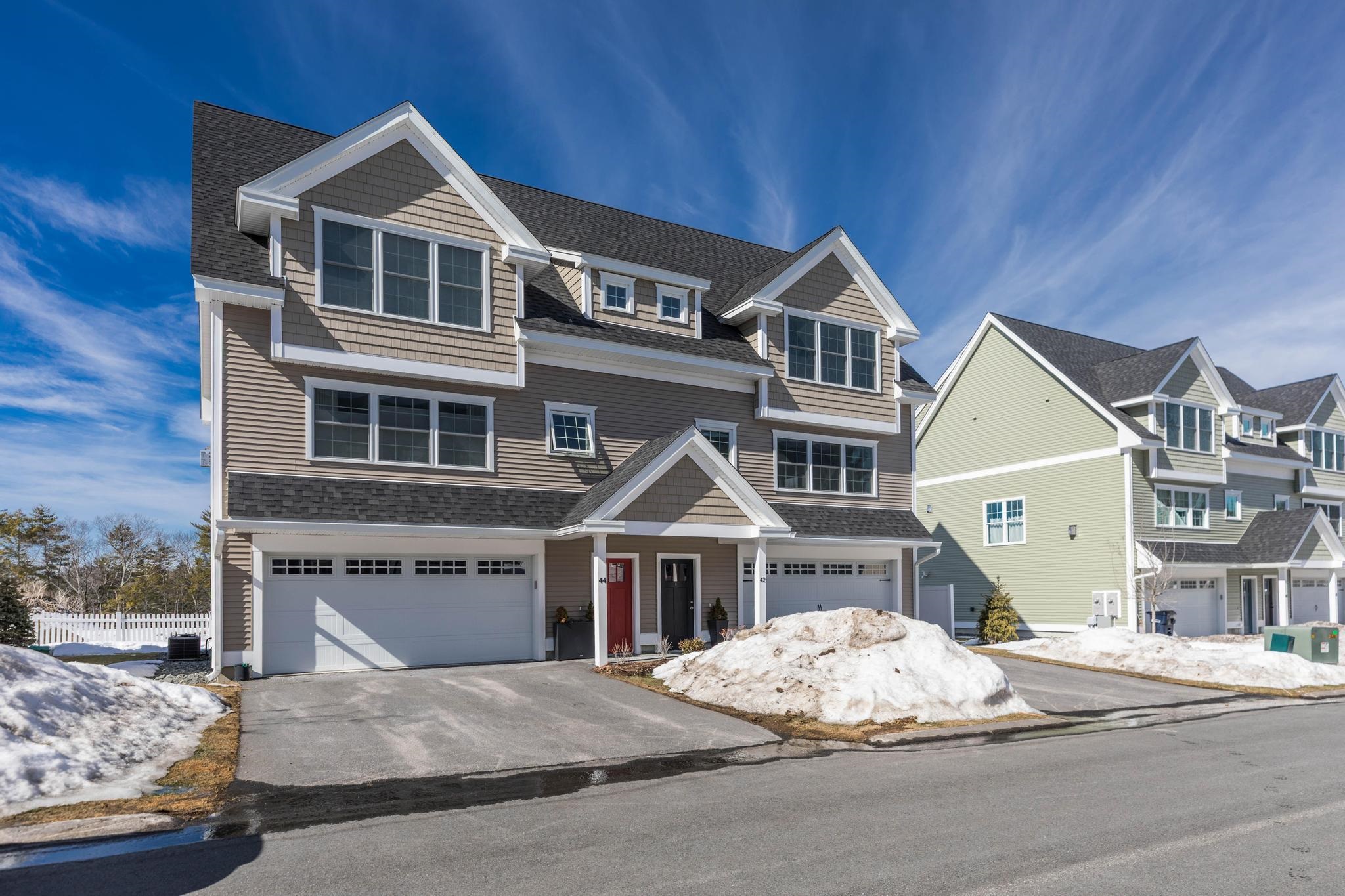 42 Green Rd, Newmarket, NH 03857