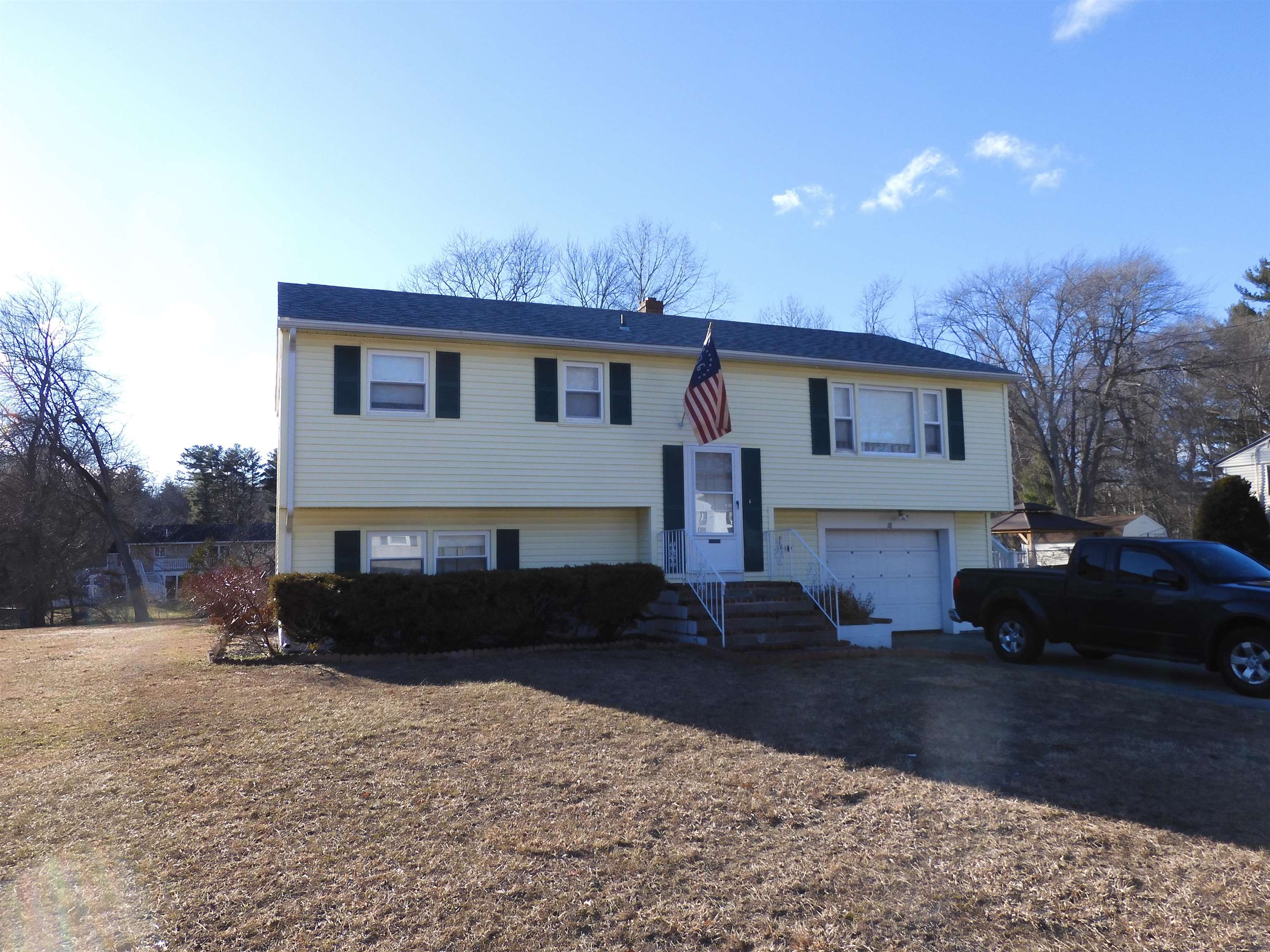 18 Shepard Ave, Salem, NH 03079