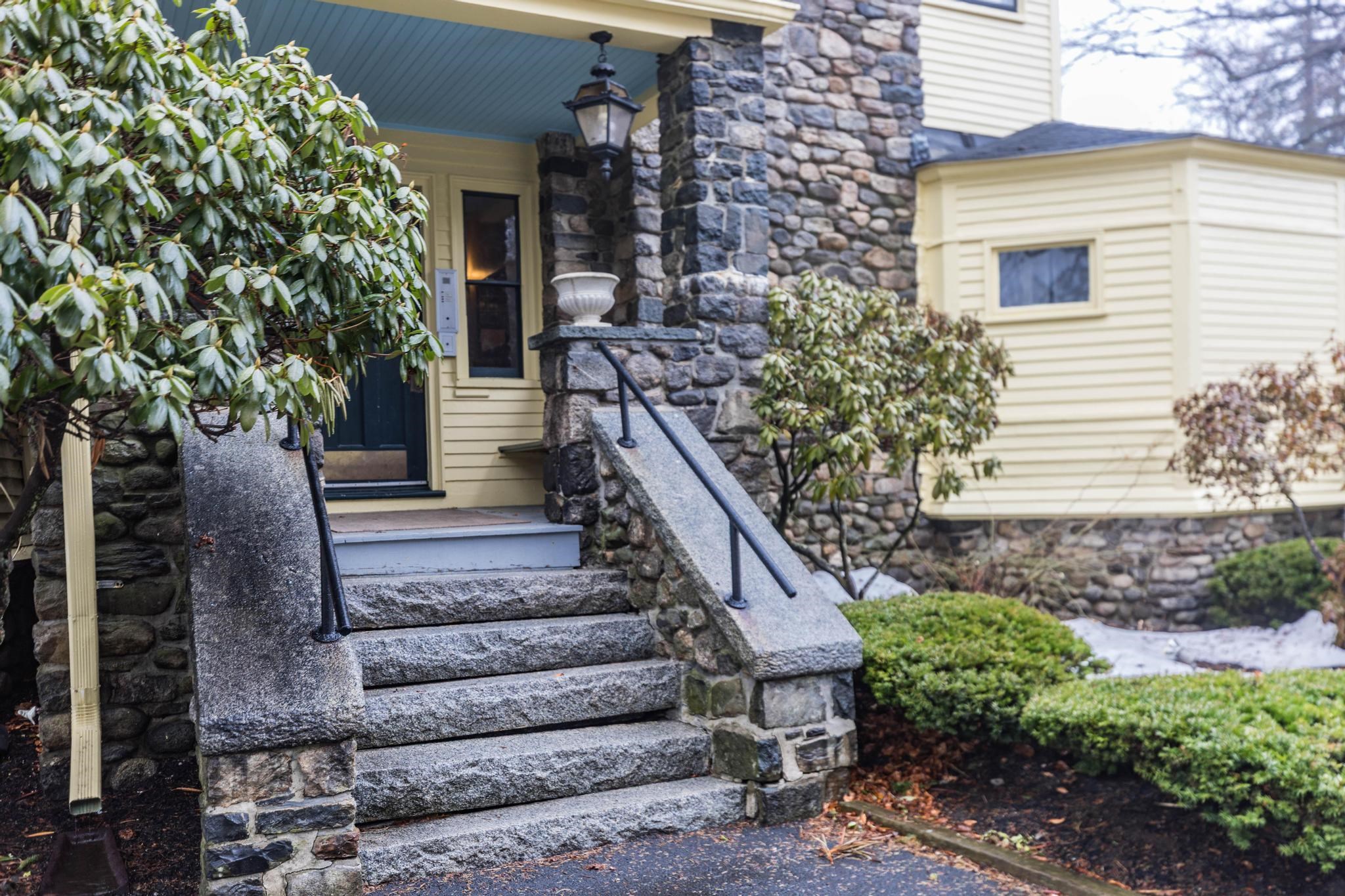 889 South St, Portsmouth, NH 03801