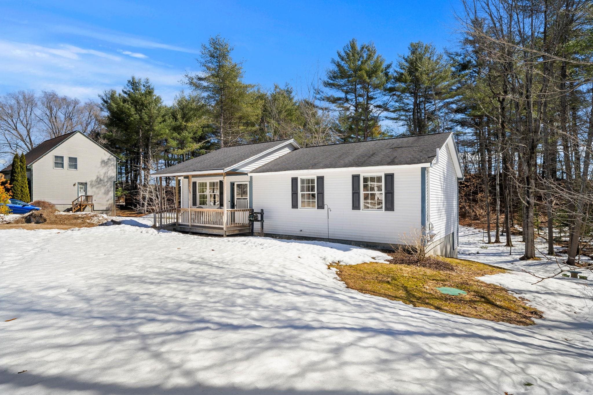 27 Barnes Ave, Alton, NH 03809