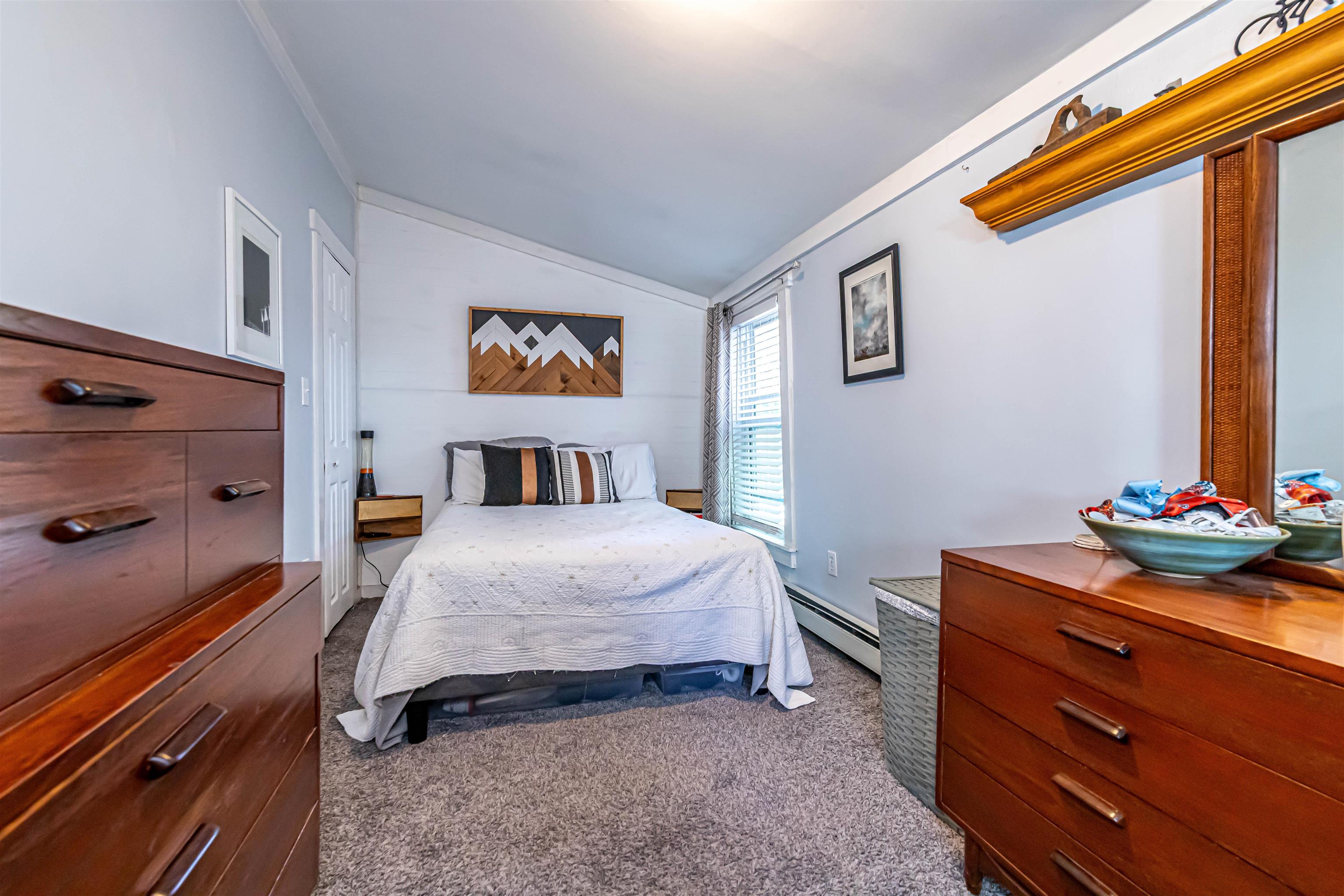 1936 Lake Shore Rd, Manchester, NH 03109