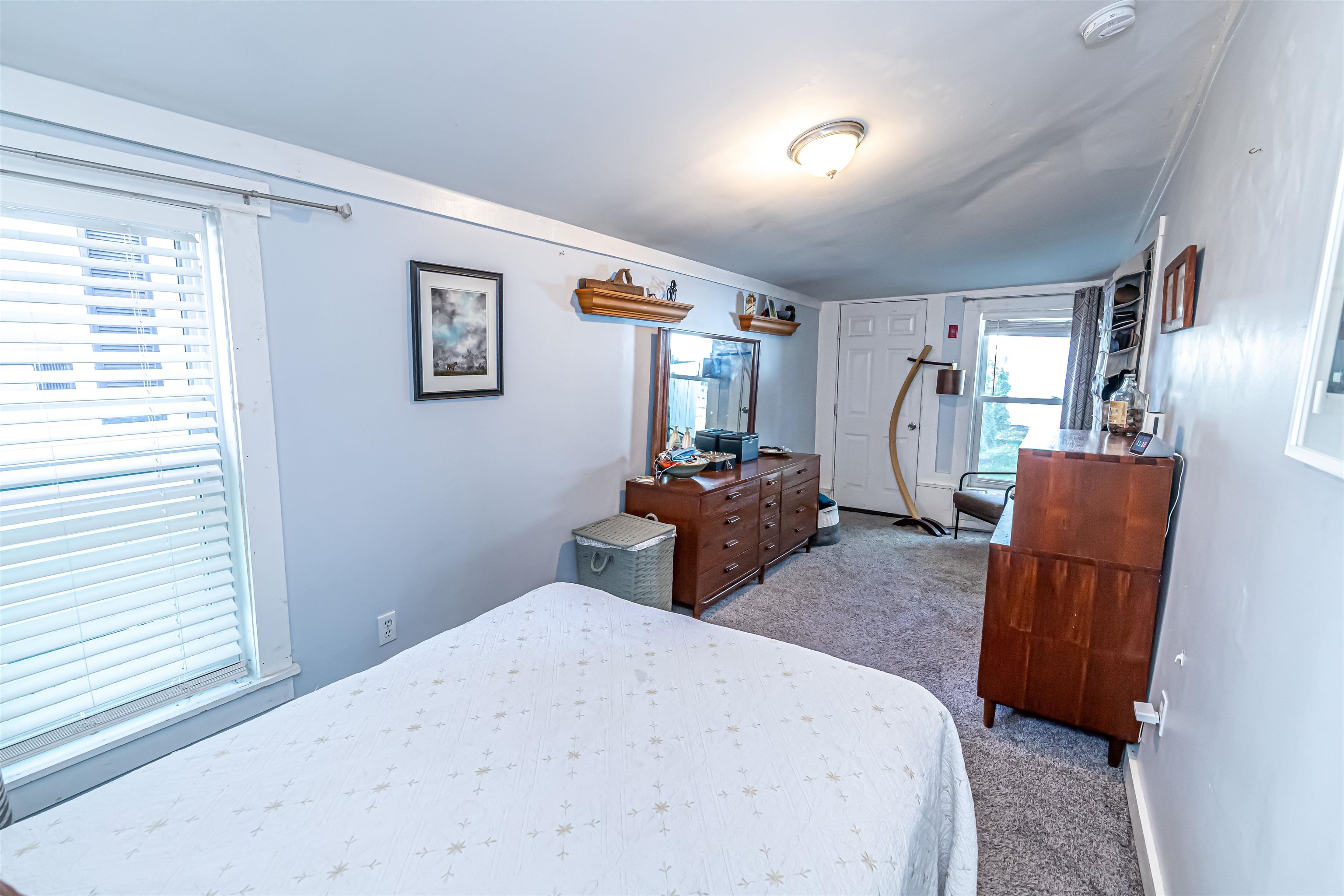 1936 Lake Shore Rd, Manchester, NH 03109