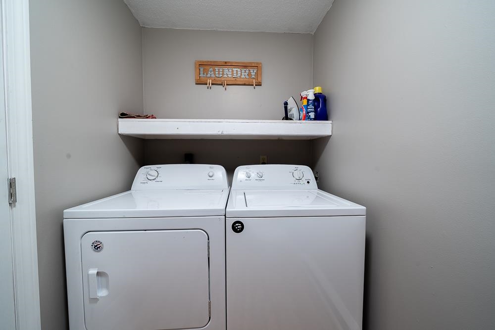 4 Stonegate Ln, Derry, NH 03038