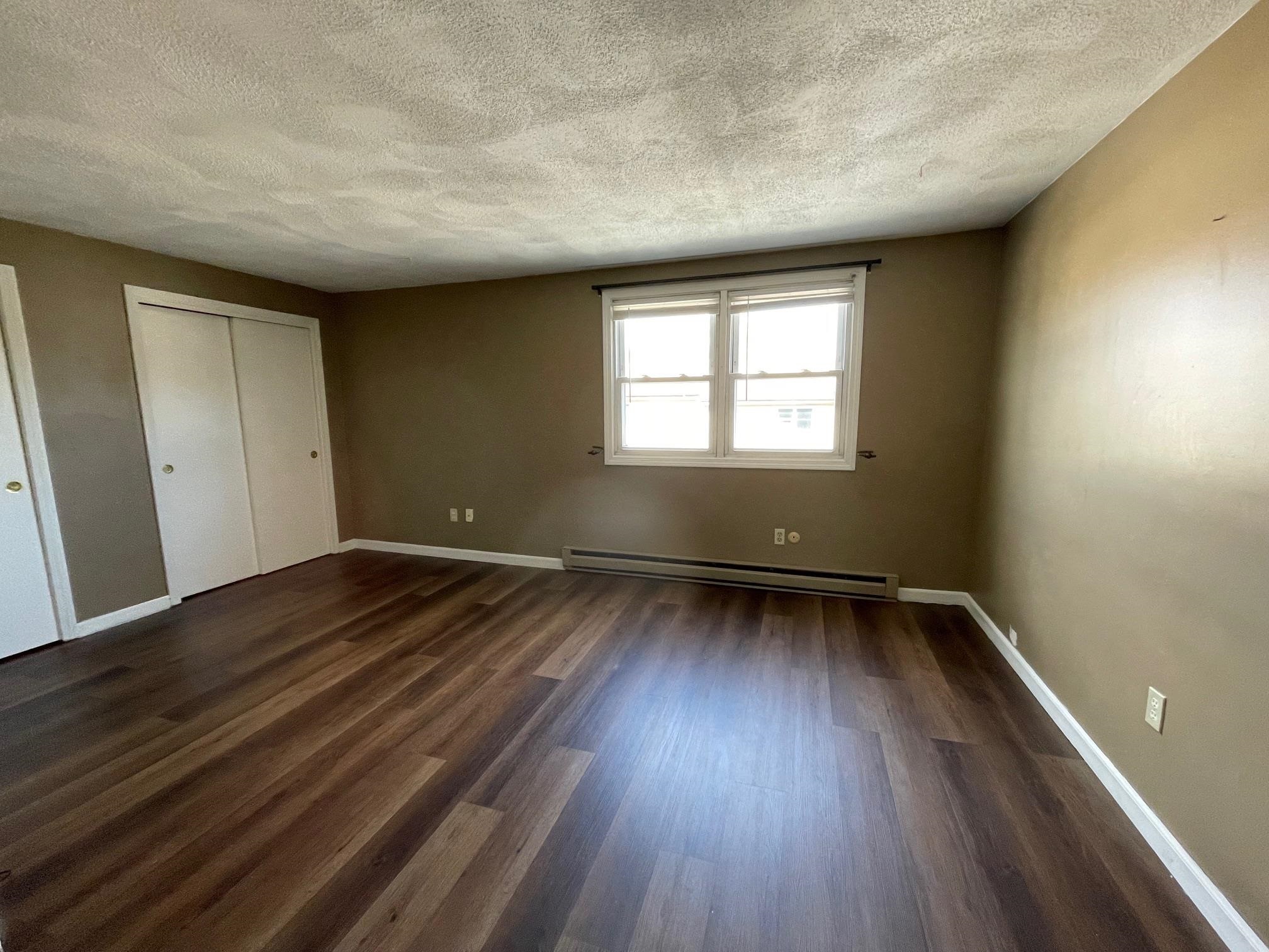 4 Stonegate Ln #4, Derry, NH 03038