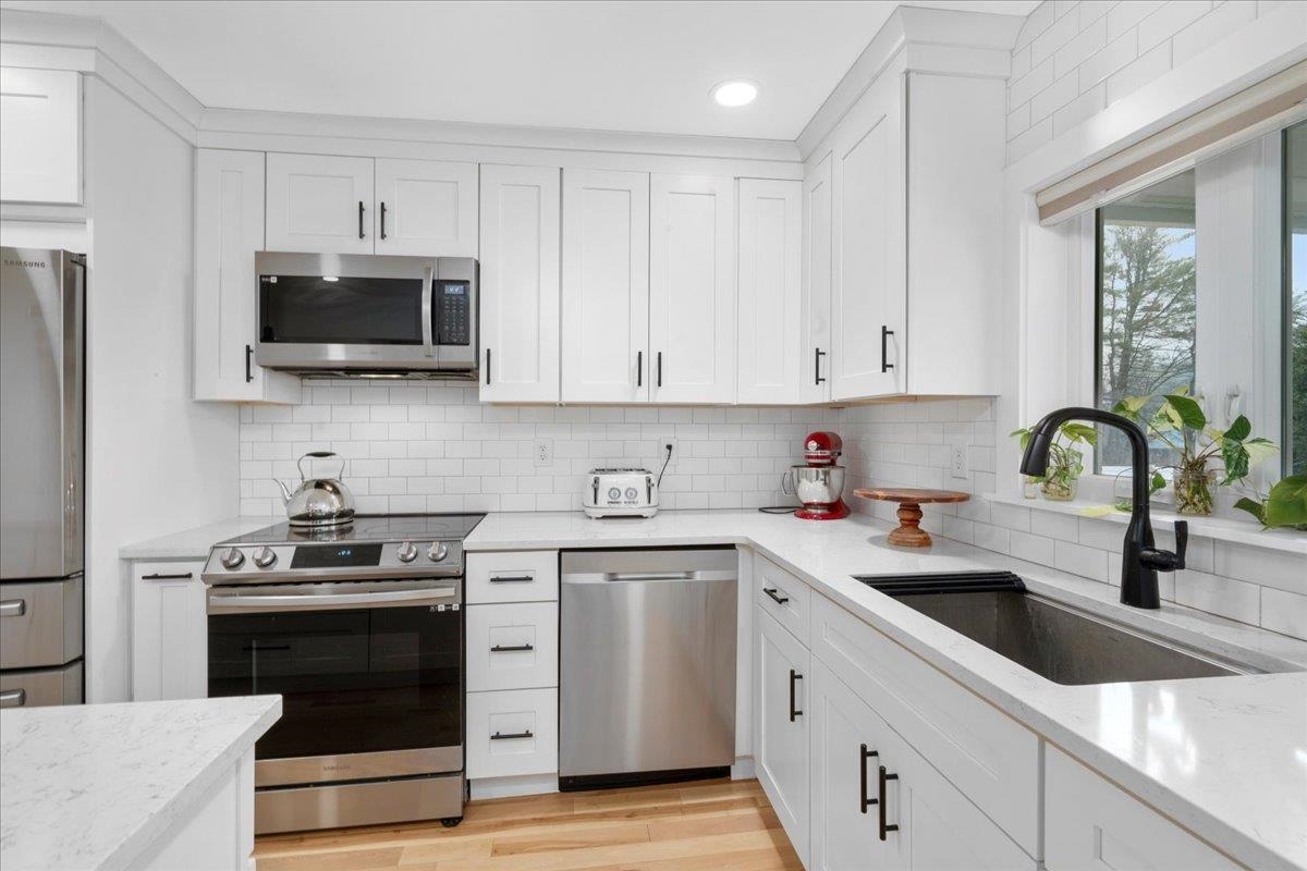 140 South Mast St, Goffstown, NH 03045