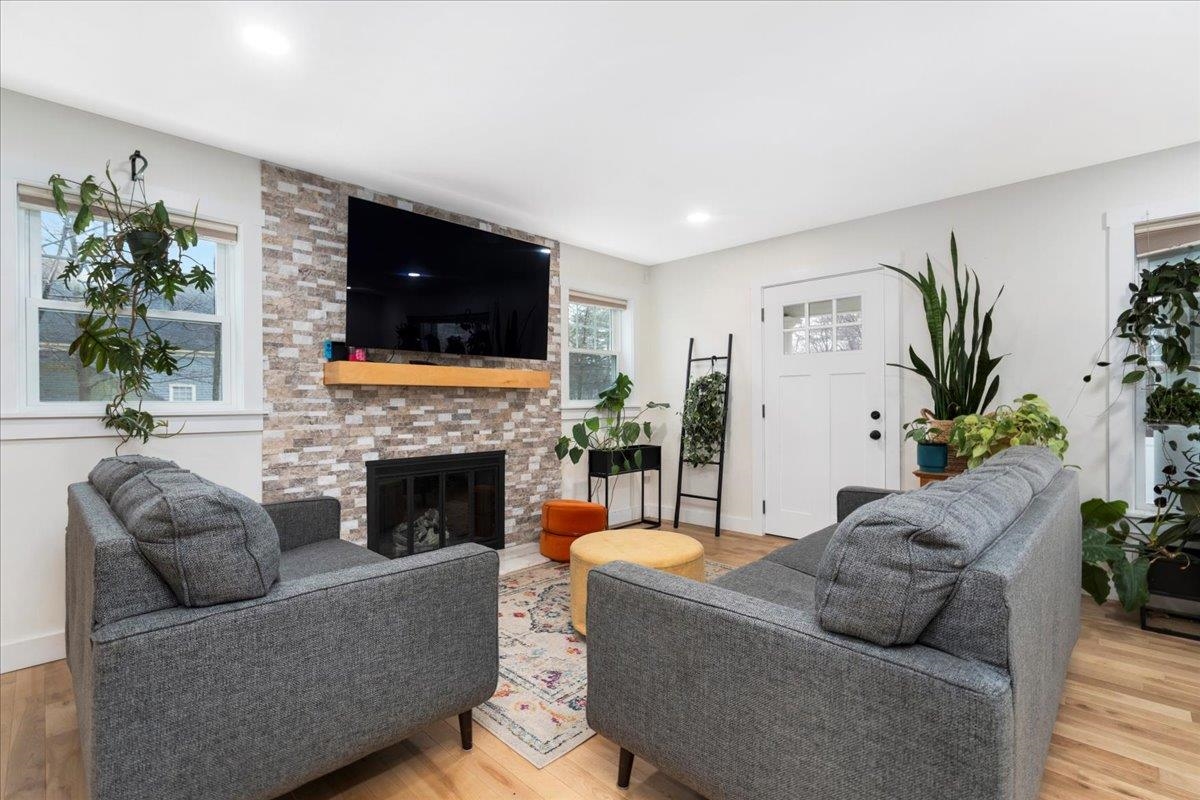 140 South Mast St, Goffstown, NH 03045