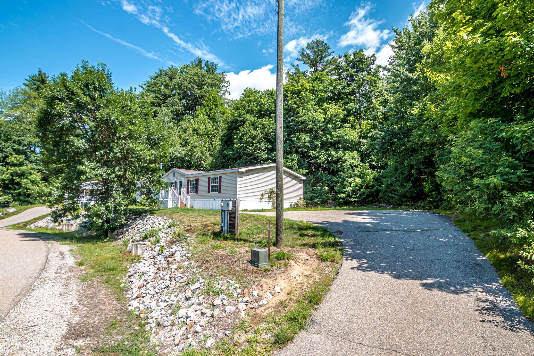 20 Lighthouse Ln, Conway, NH 03860