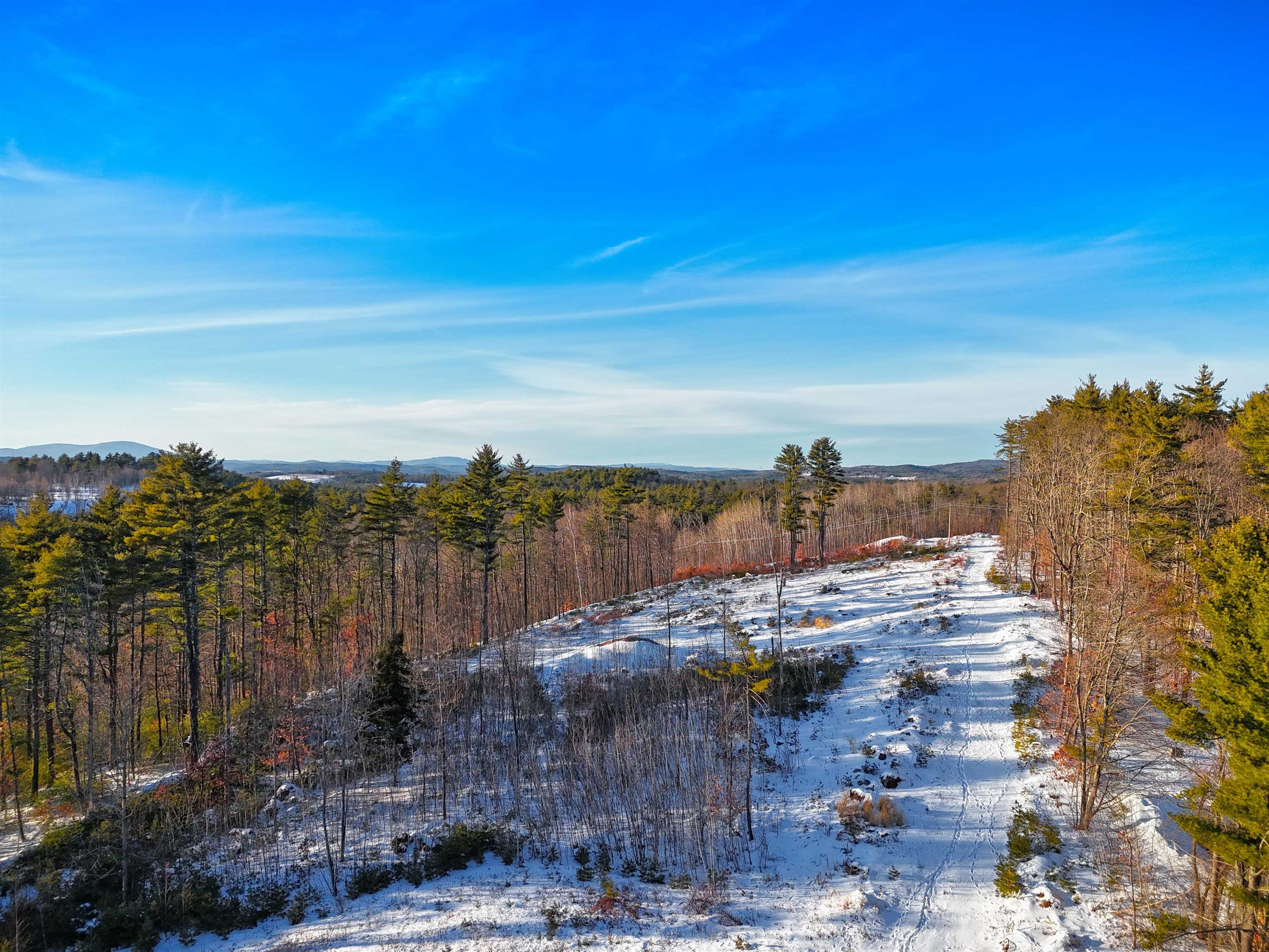 15 Hot Hole Pond Rd, Concord, NH 03301