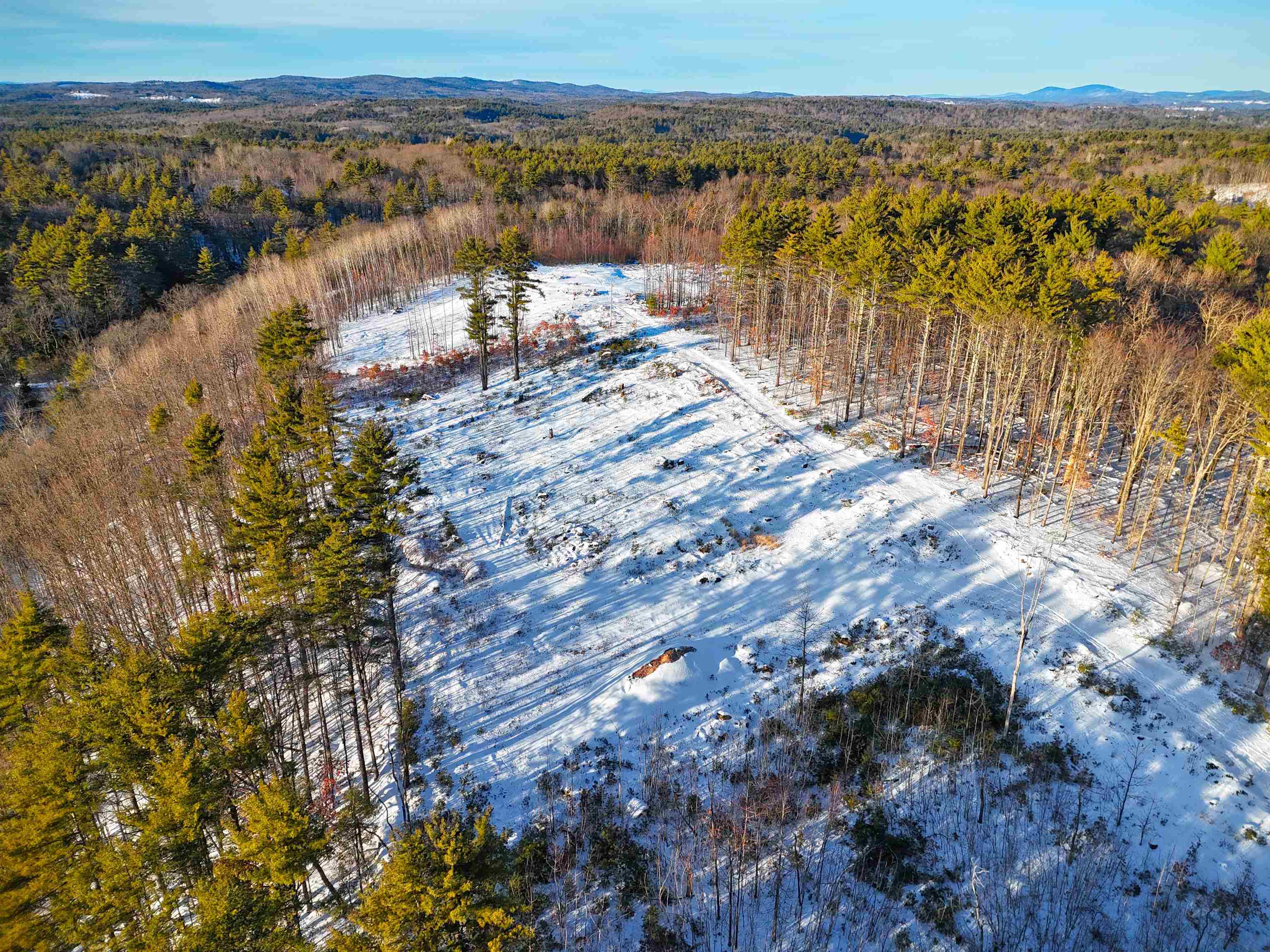 15 Hot Hole Pond Rd, Concord, NH 03301