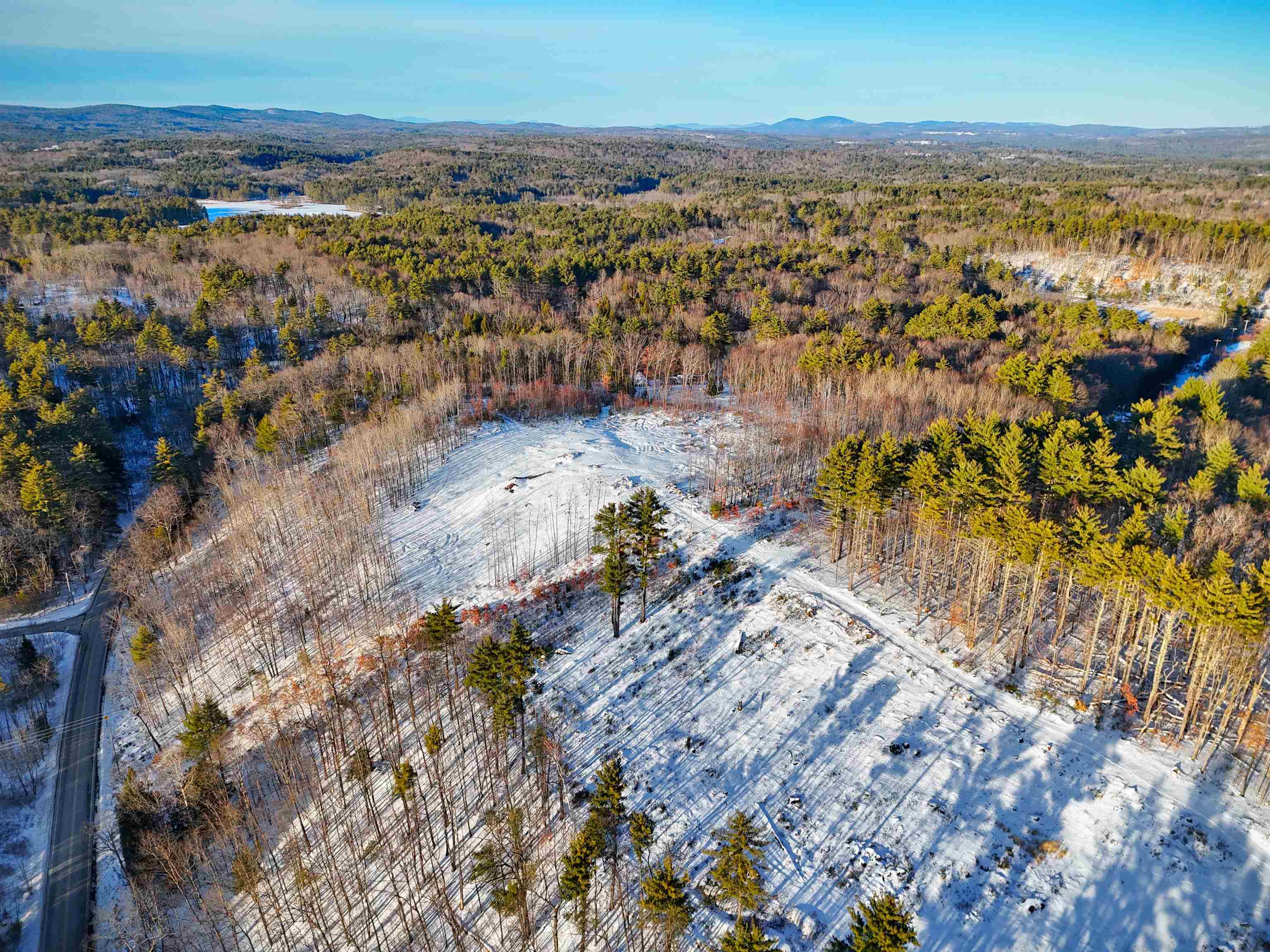 15 Hot Hole Pond Rd, Concord, NH 03301