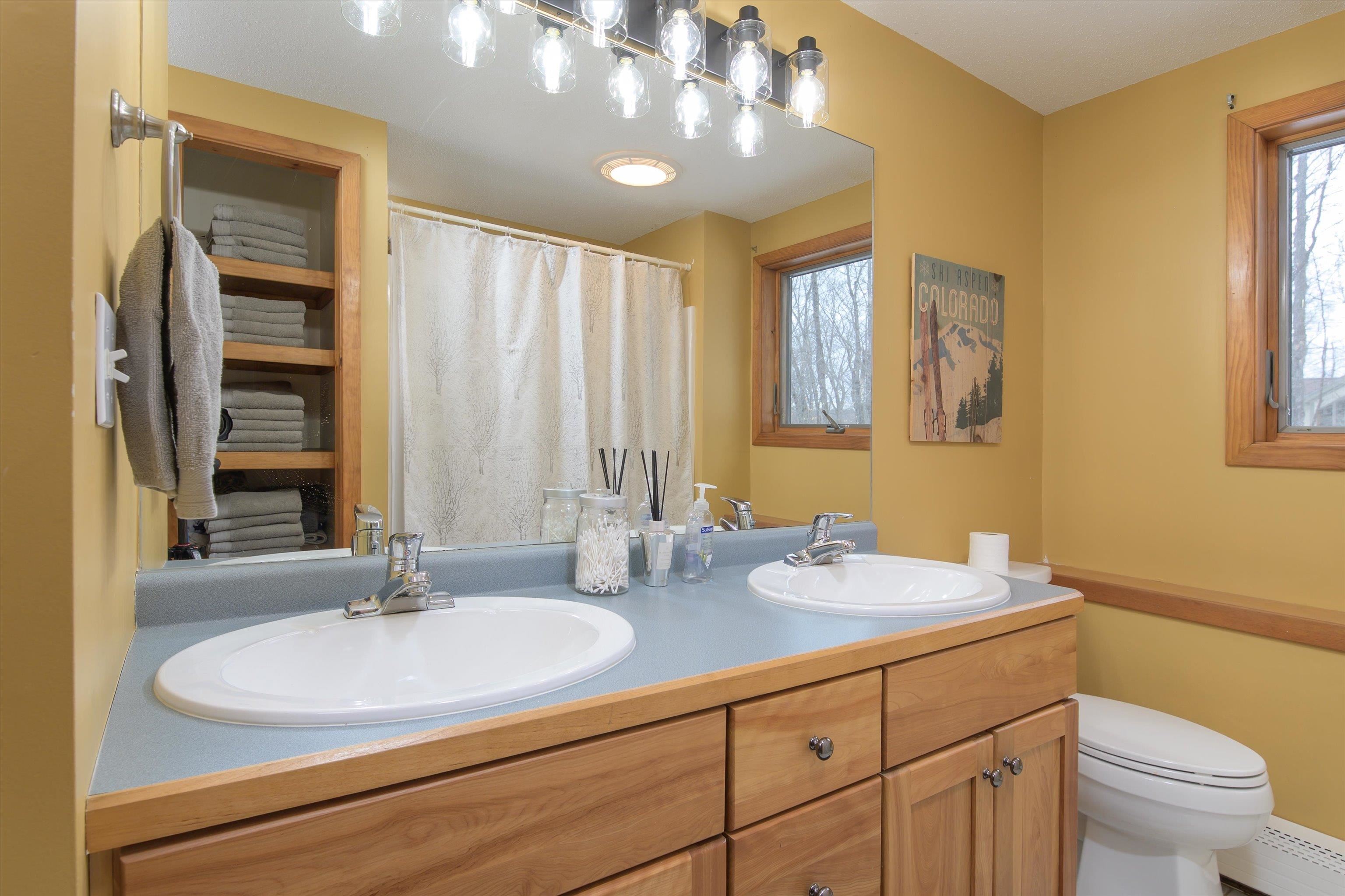 Lower Level Full Bath