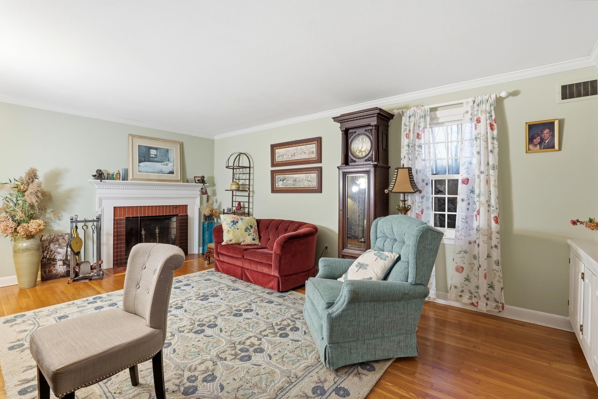 2 Steppingstone Rd, Bedford, NH 03110