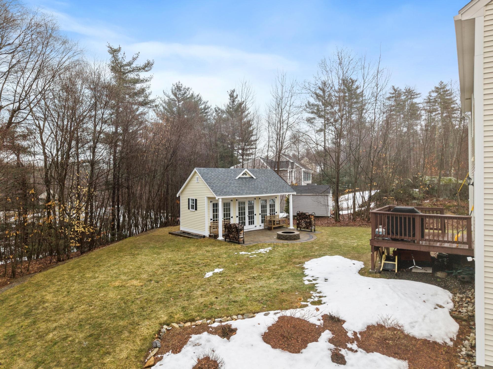 121 Badger Hill Dr, Milford, NH 03055