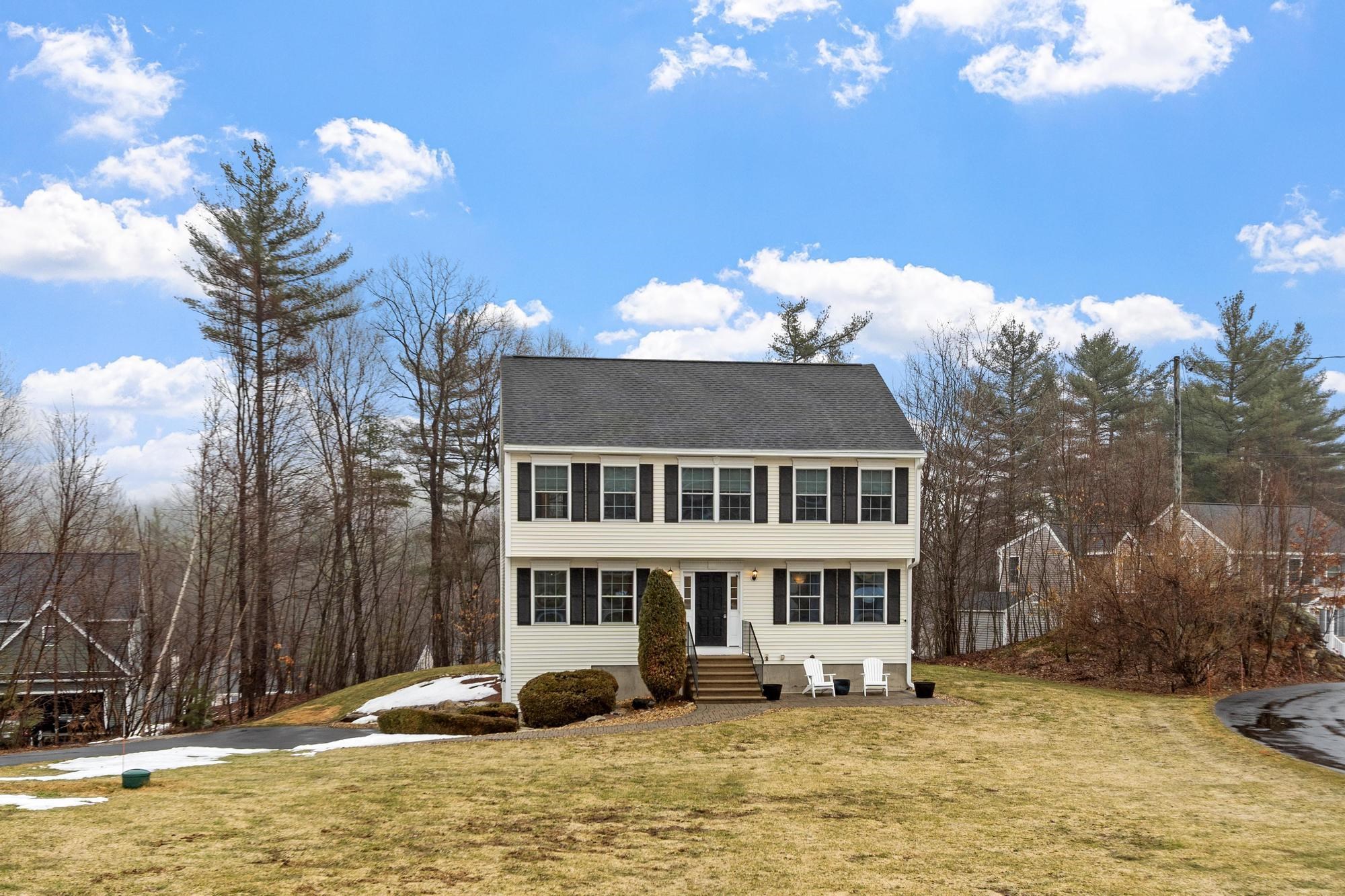 121 Badger Hill Dr, Milford, NH 03055