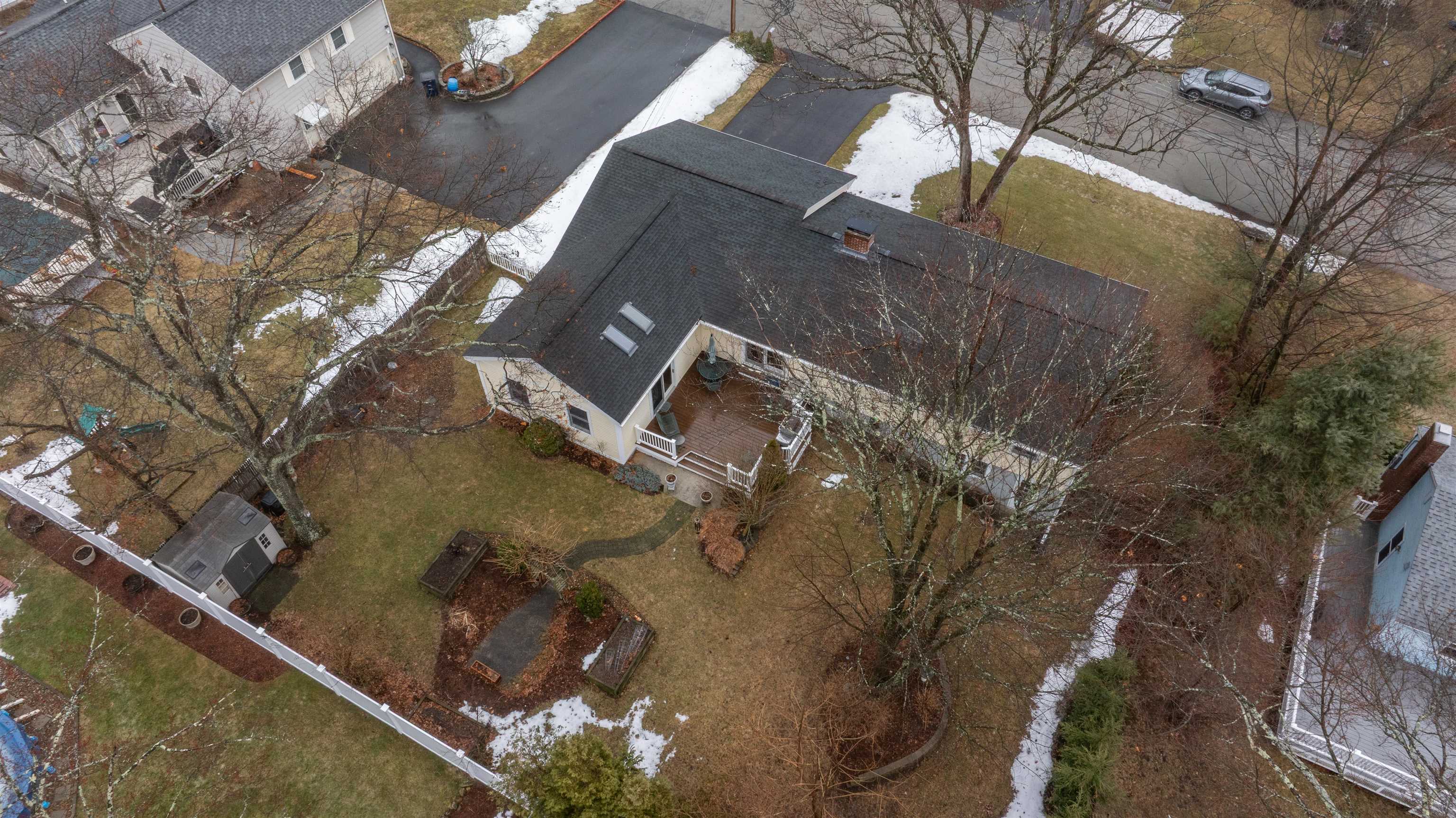 9 Rugby Rd, Nashua, NH 03063