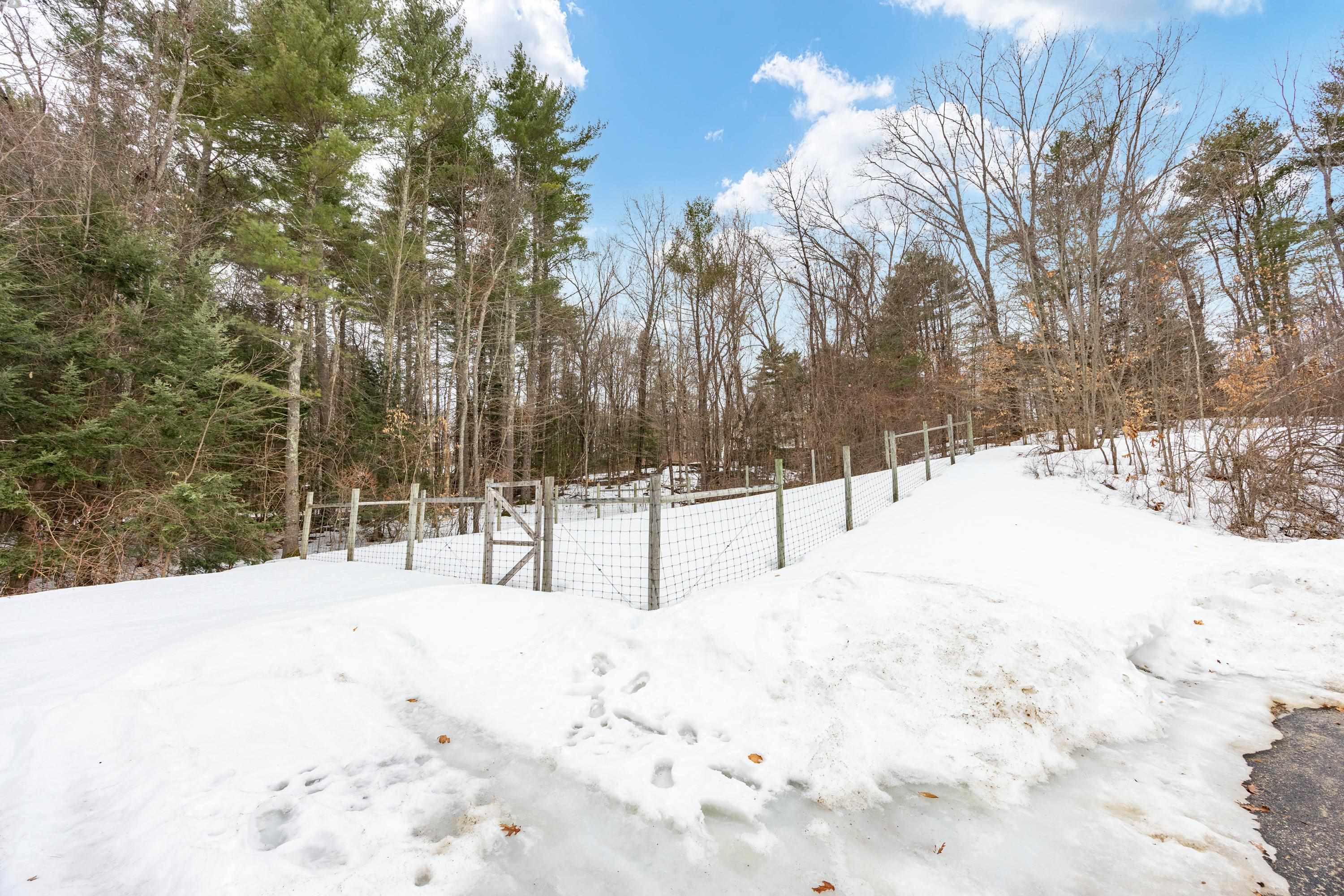 17 Ches Mae Ln, Milford, NH 03055