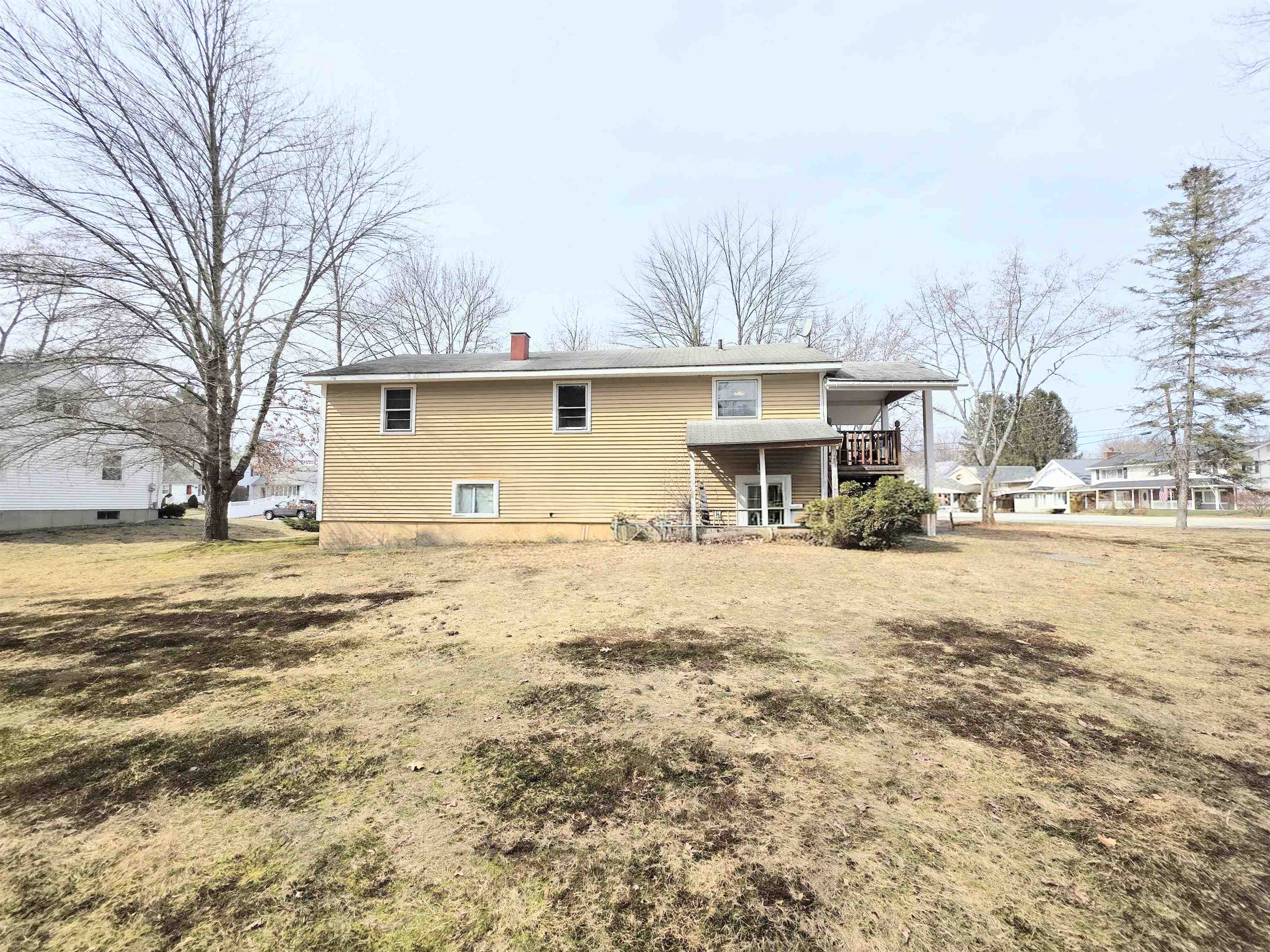 7 Rhona St, Hudson, NH 03051