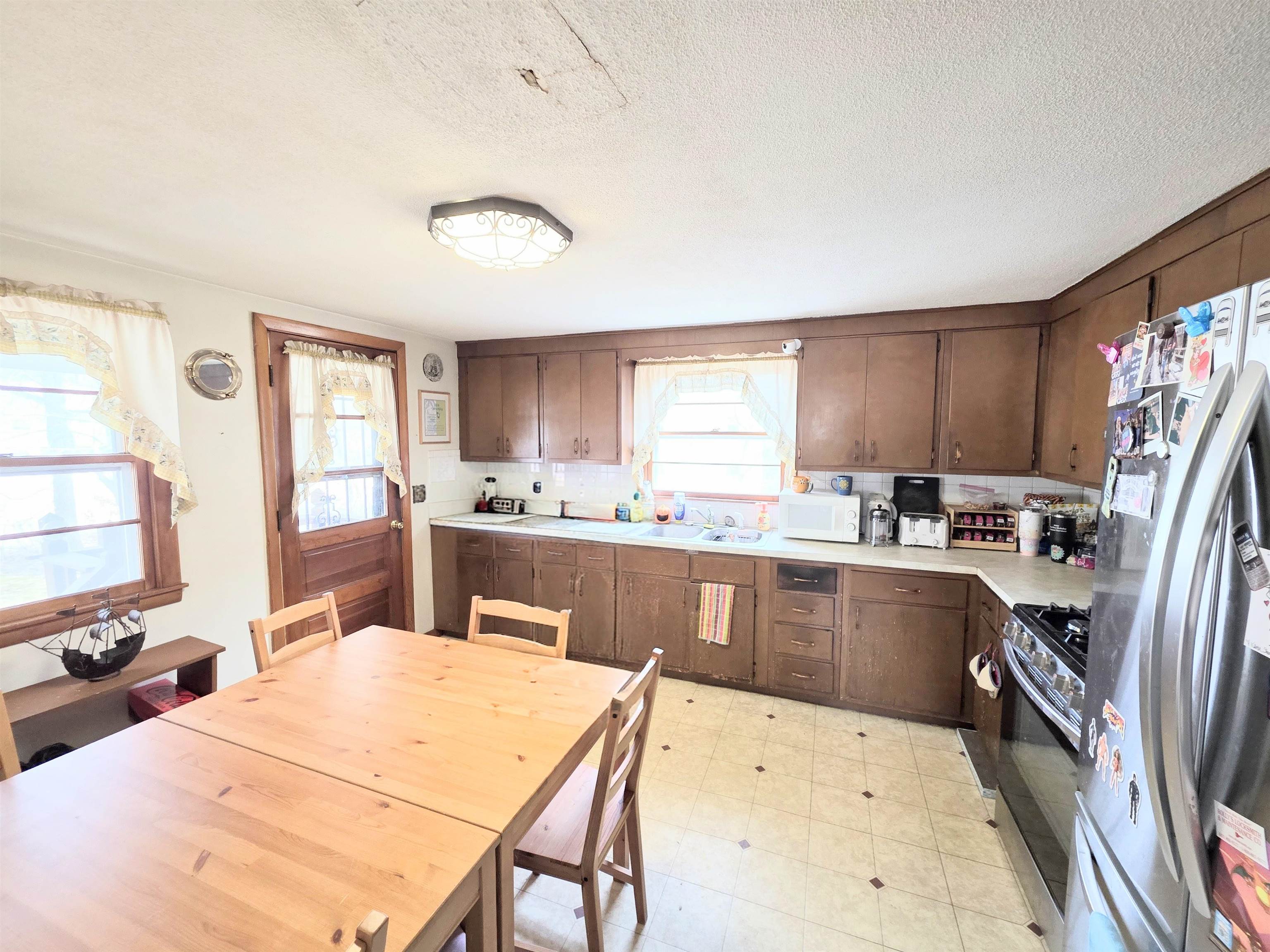 7 Rhona St, Hudson, NH 03051