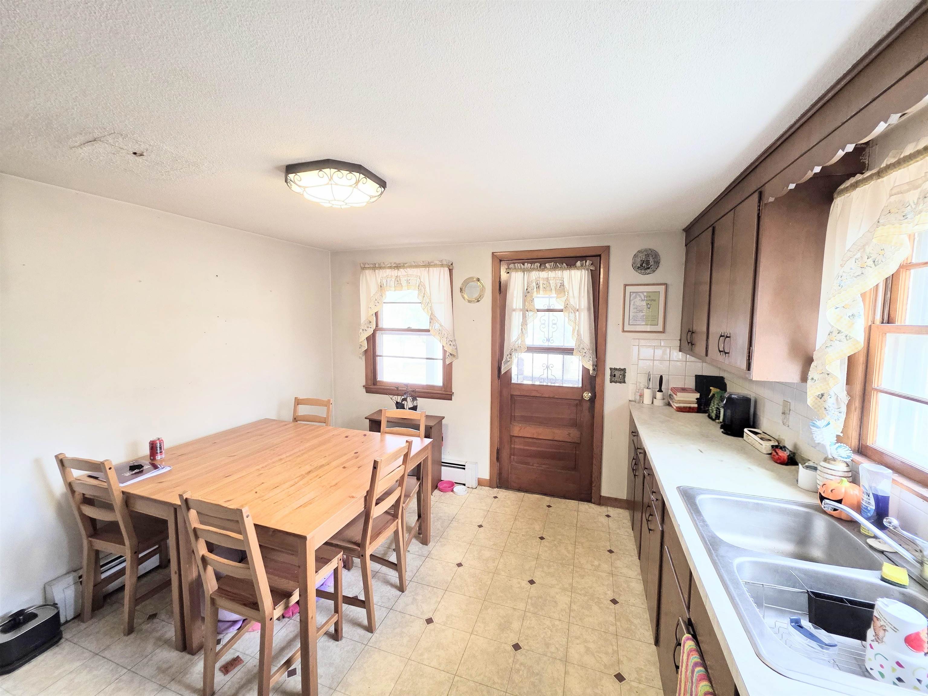 7 Rhona St, Hudson, NH 03051