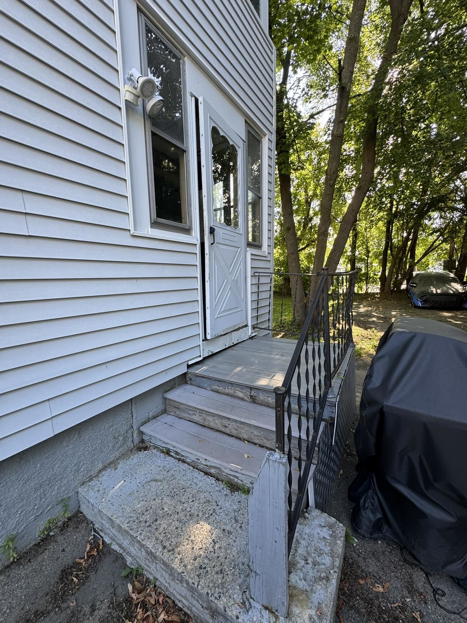 53 Lafayette St, Manchester, NH 03102