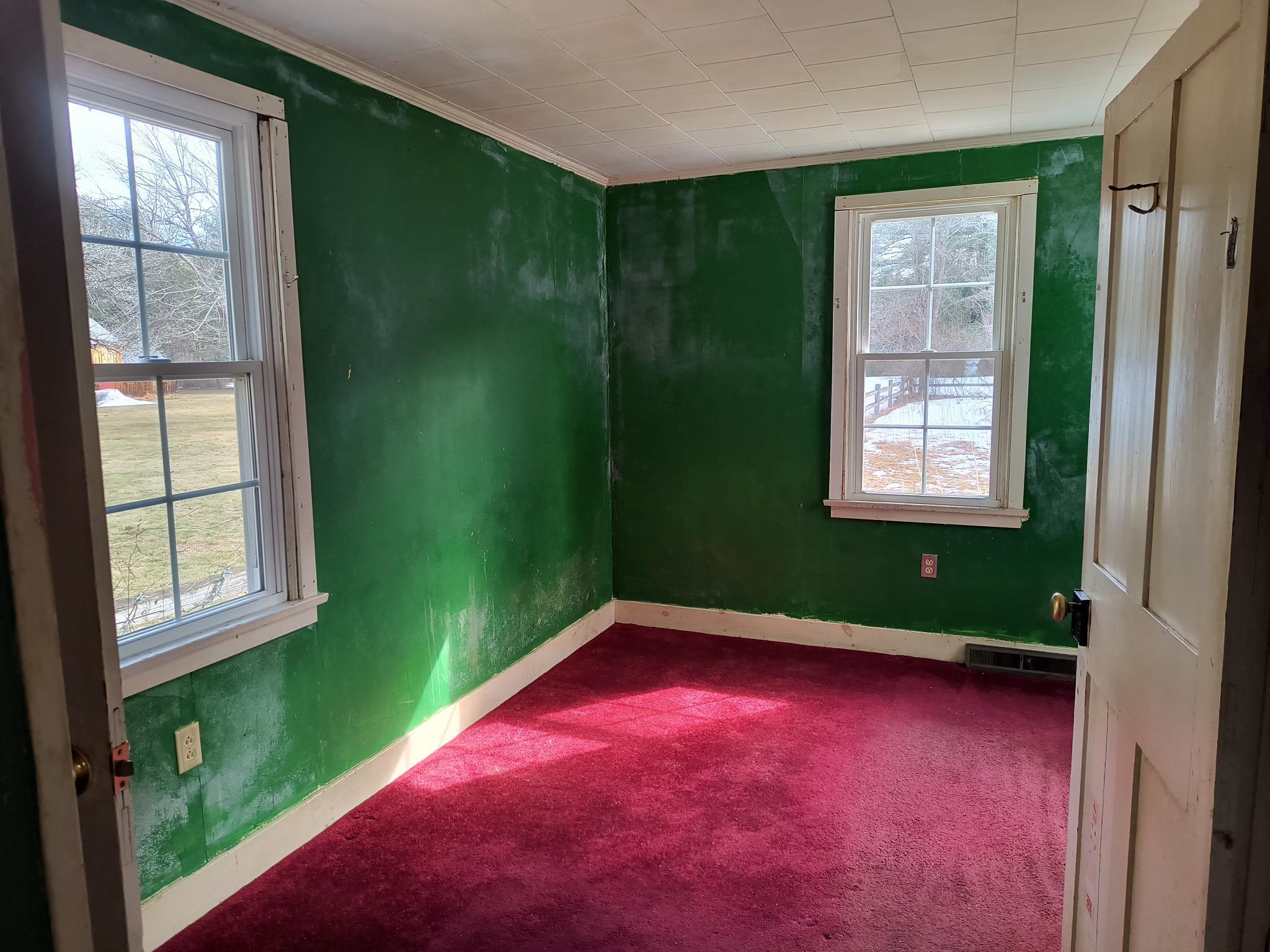 101 Sawyers Crossing Rd, Swanzey, NH 03446